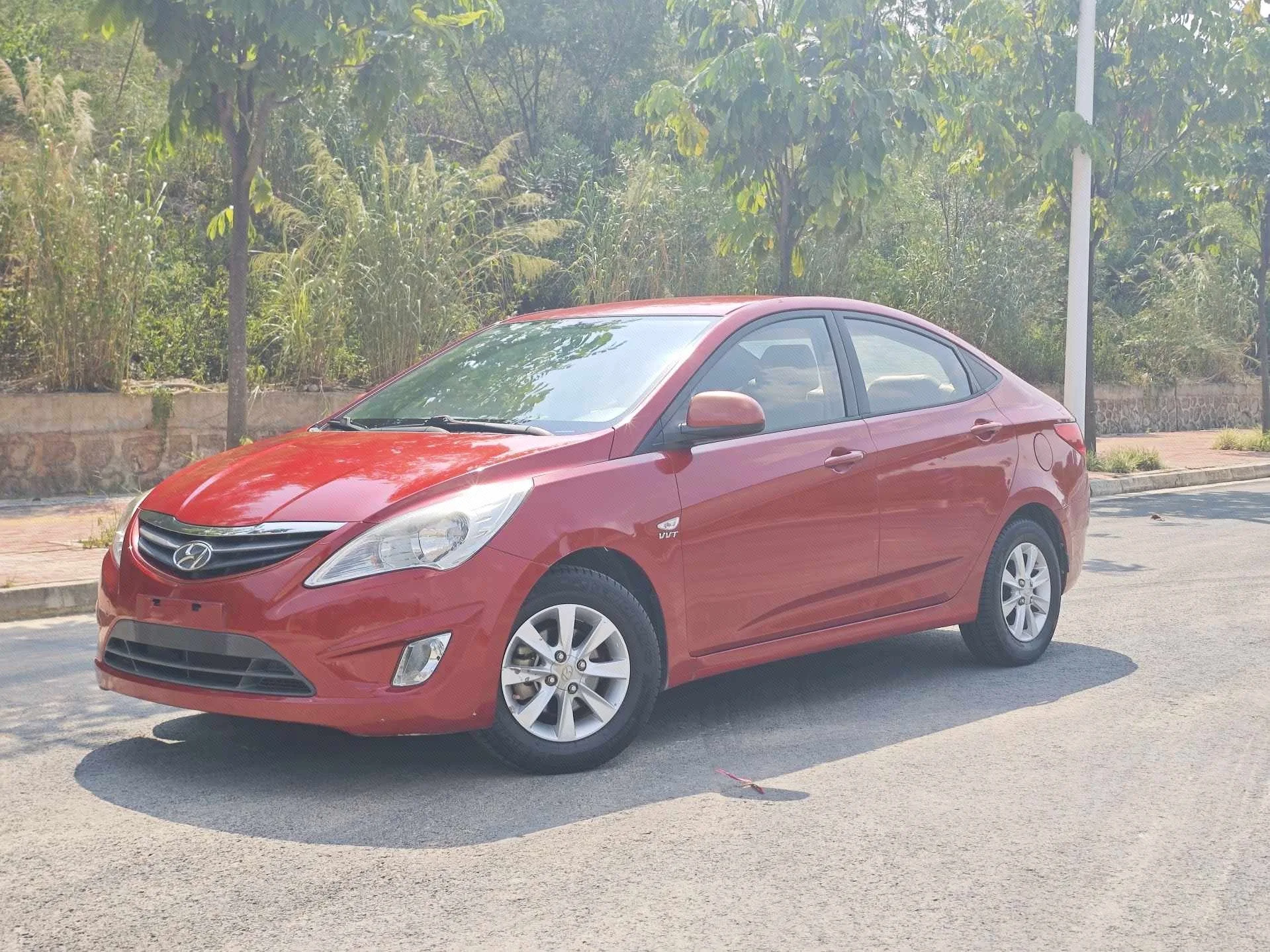 Hyundai 2010 Rina - Sedan 1.4 GL Standard Manual Transmission