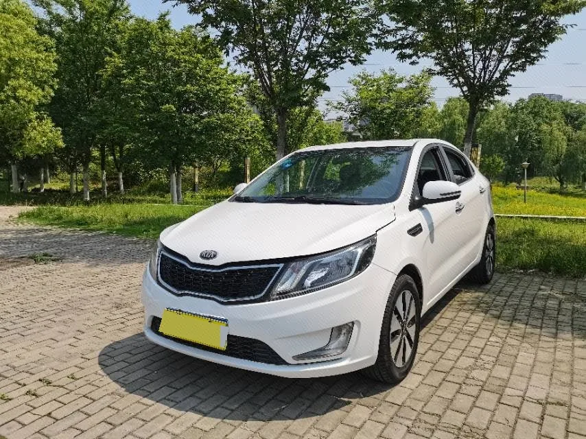2011 Kia K2 Sedan, 1.6L, Automatic Transmission, Premium