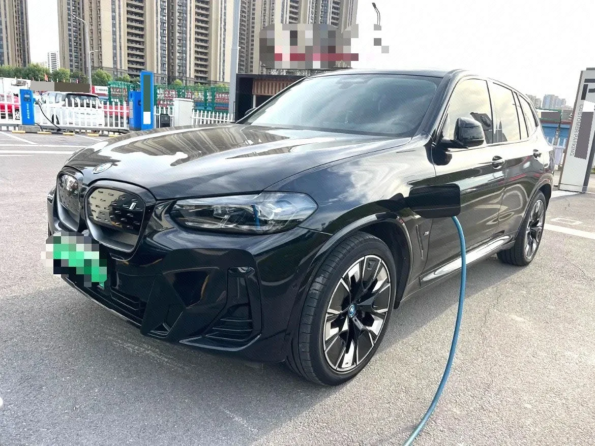 BMW iX3 2022 Leading Edition