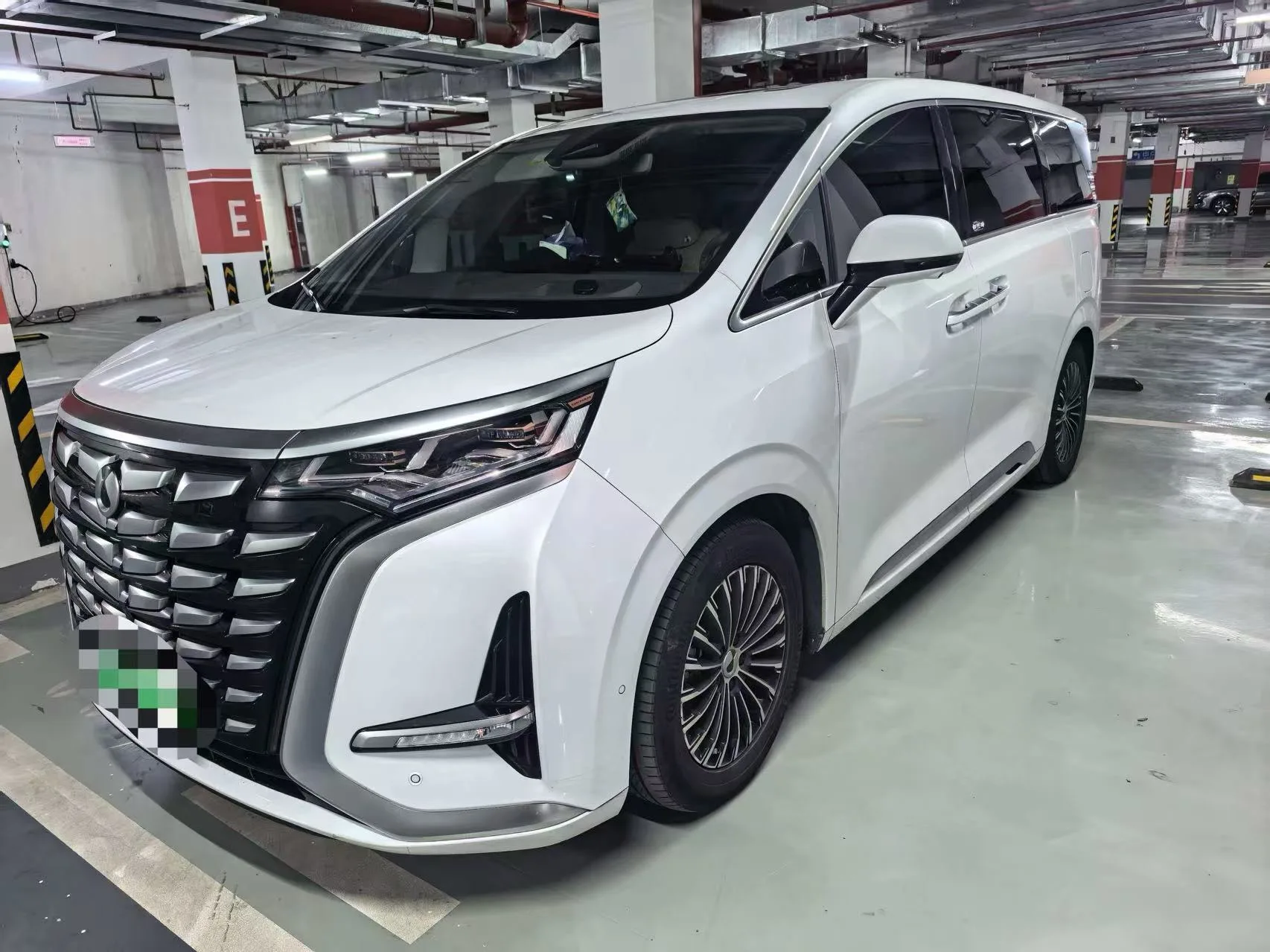 Denza D9 2022 DM-i 970 AWD Flagship Edition