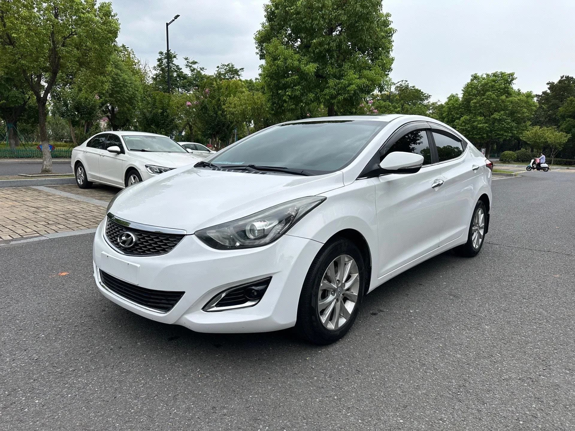 Hyundai Elantra 2016 1.6L Automatic Premium Edition