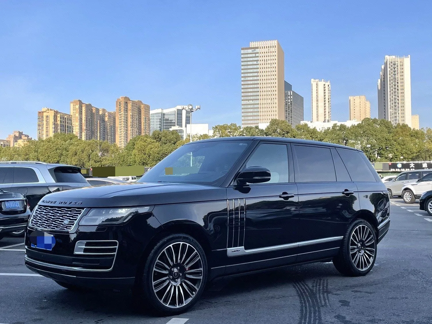 Range Rover 2021 3.0 L6 Legendary Long Wheelbase Classic Edition