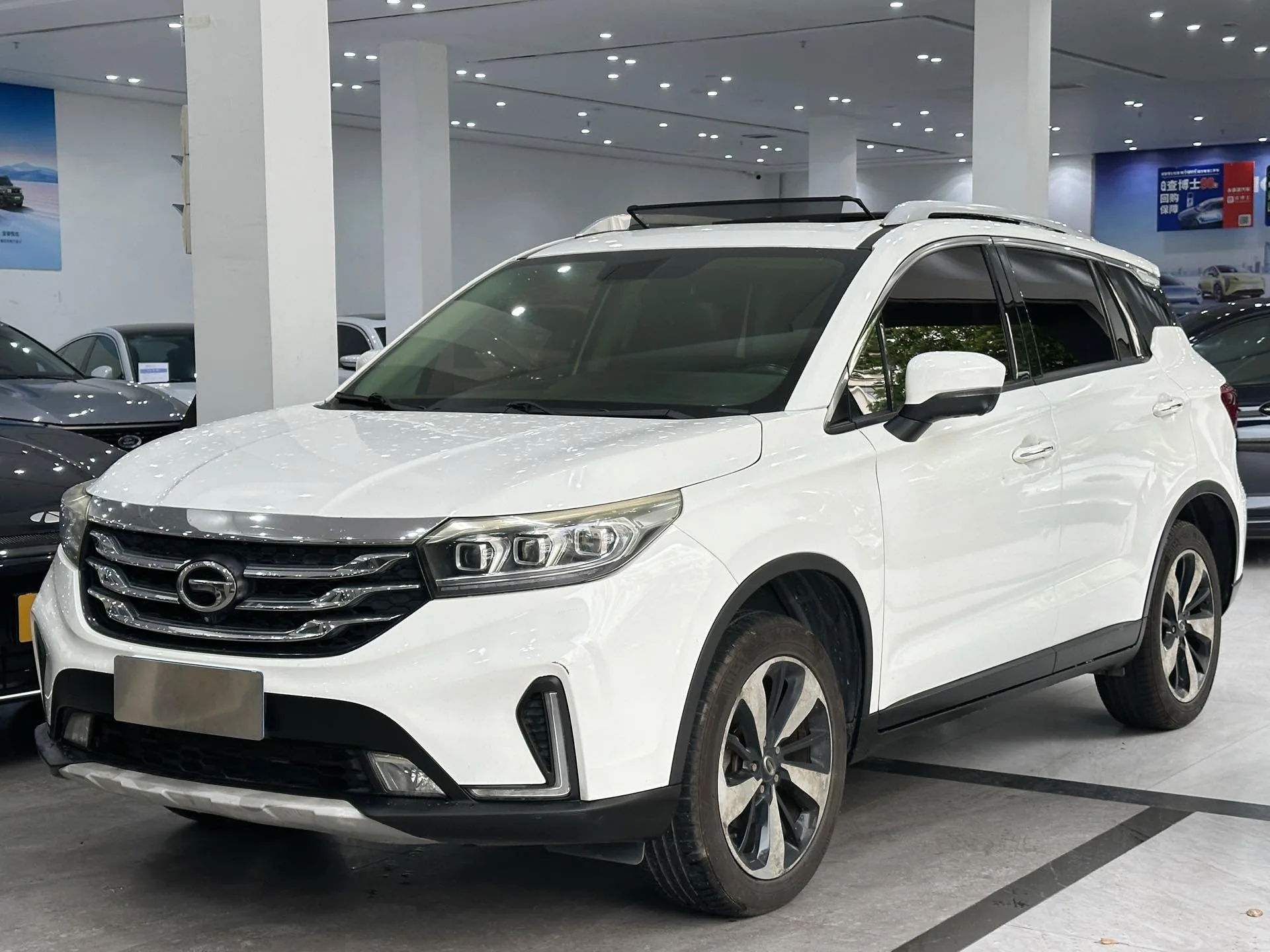 GAC GS4 2018 Model Year 235T Automatic Front-Wheel Drive Luxury Smart Connect "One Million" Commemorative Edition