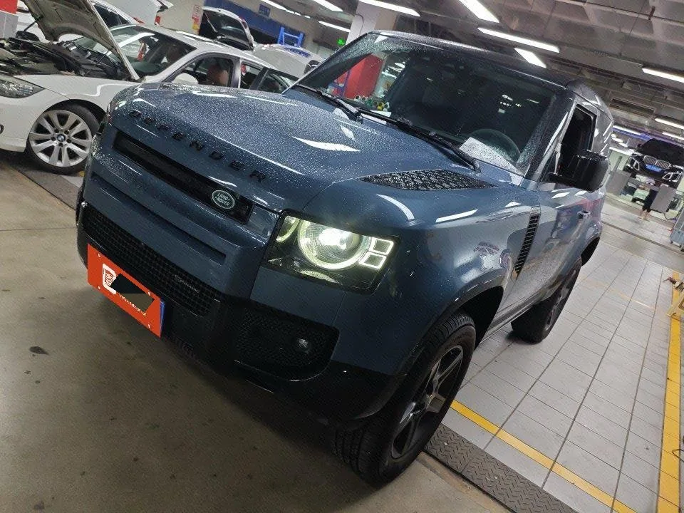 Land Rover Defender 2022 90 2.0T P300 X-DYNAMIC HSE