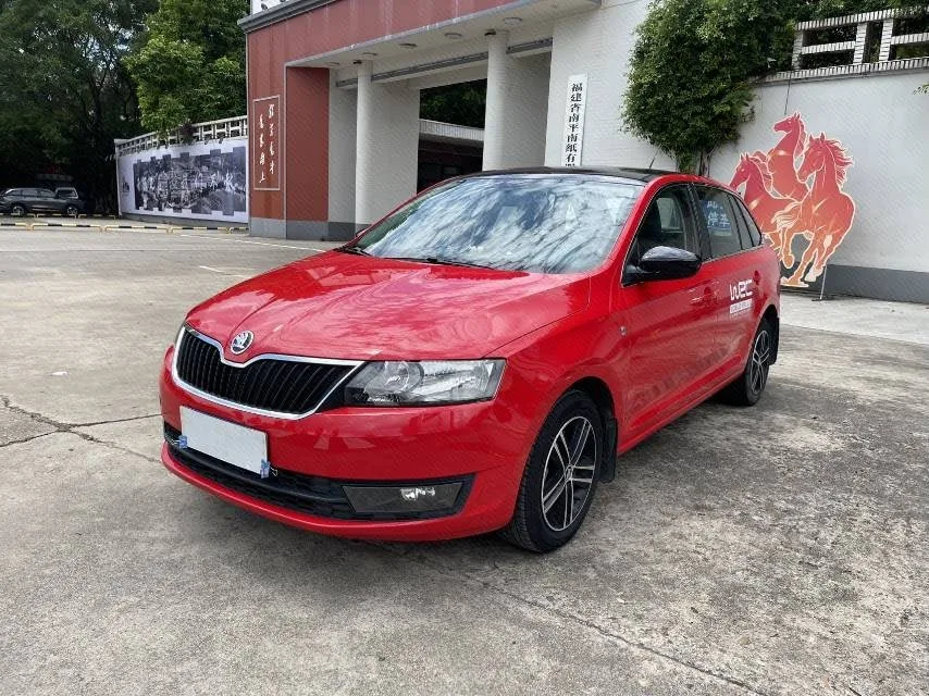 Rapid 2014 1.6L Automatic Enjoy Edition