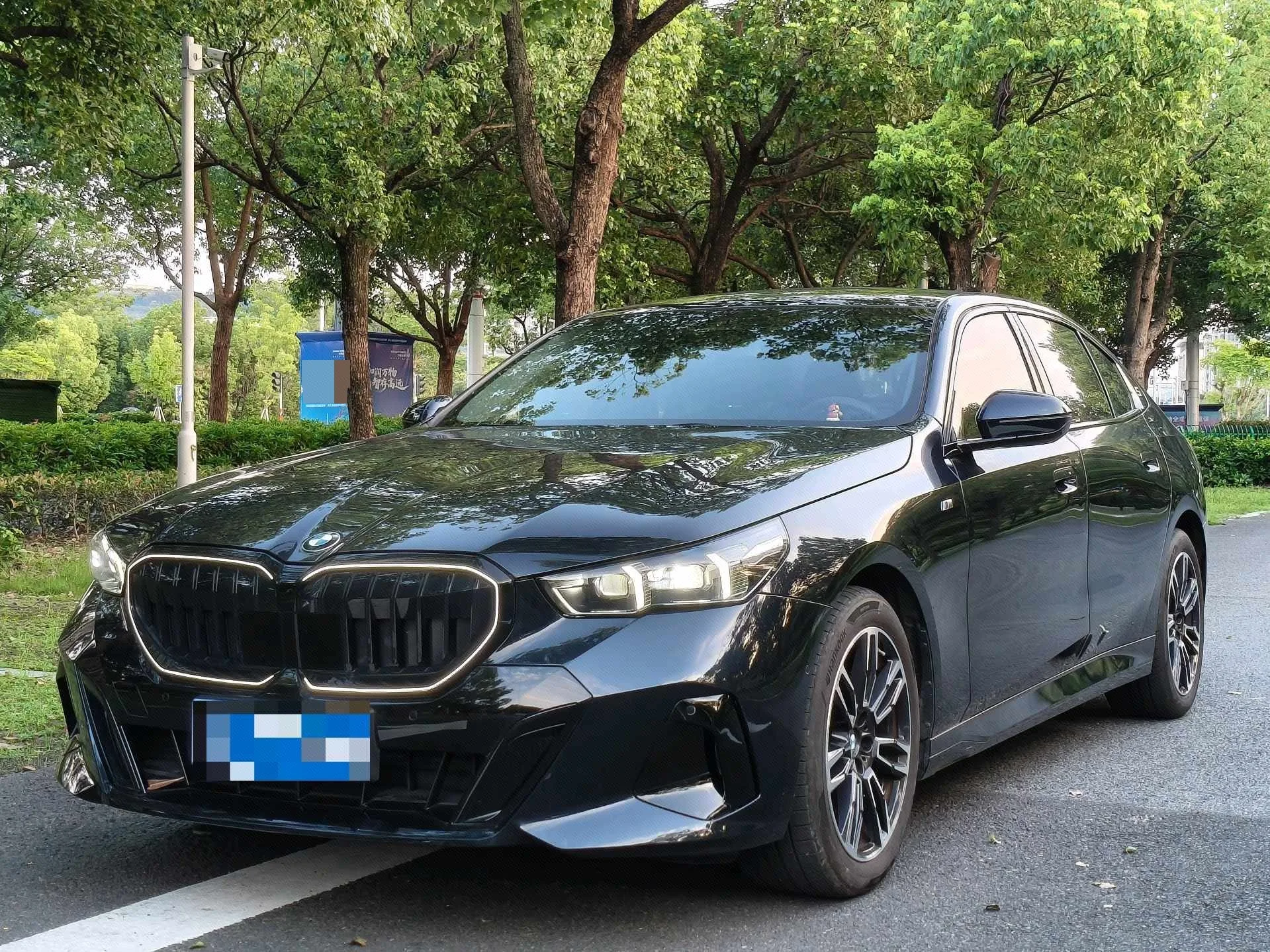 BMW 5 Series 2025 530Li 48V 2.0T Leading M Sport Package Automatic
