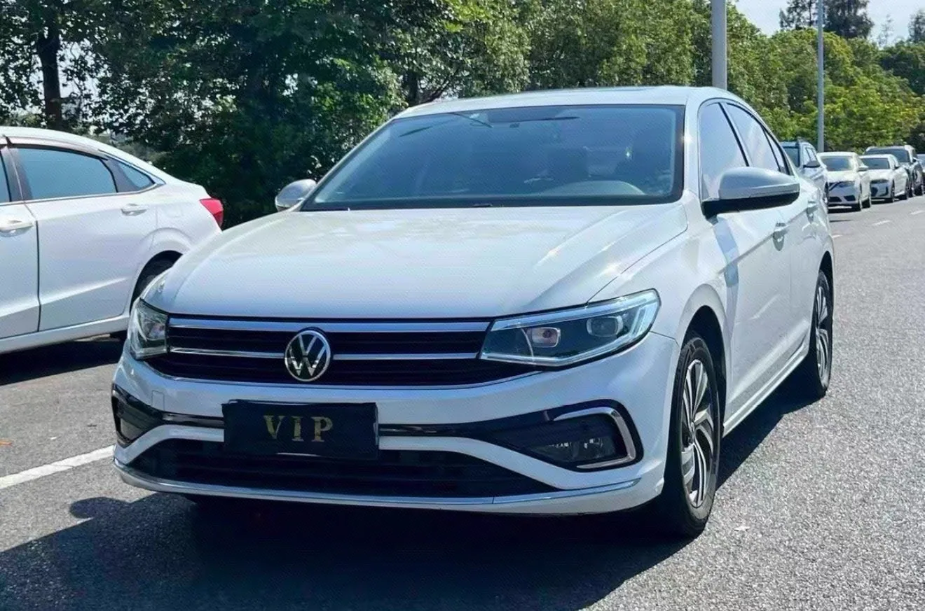 Bora 2023 200TSI DSG Smart Edition