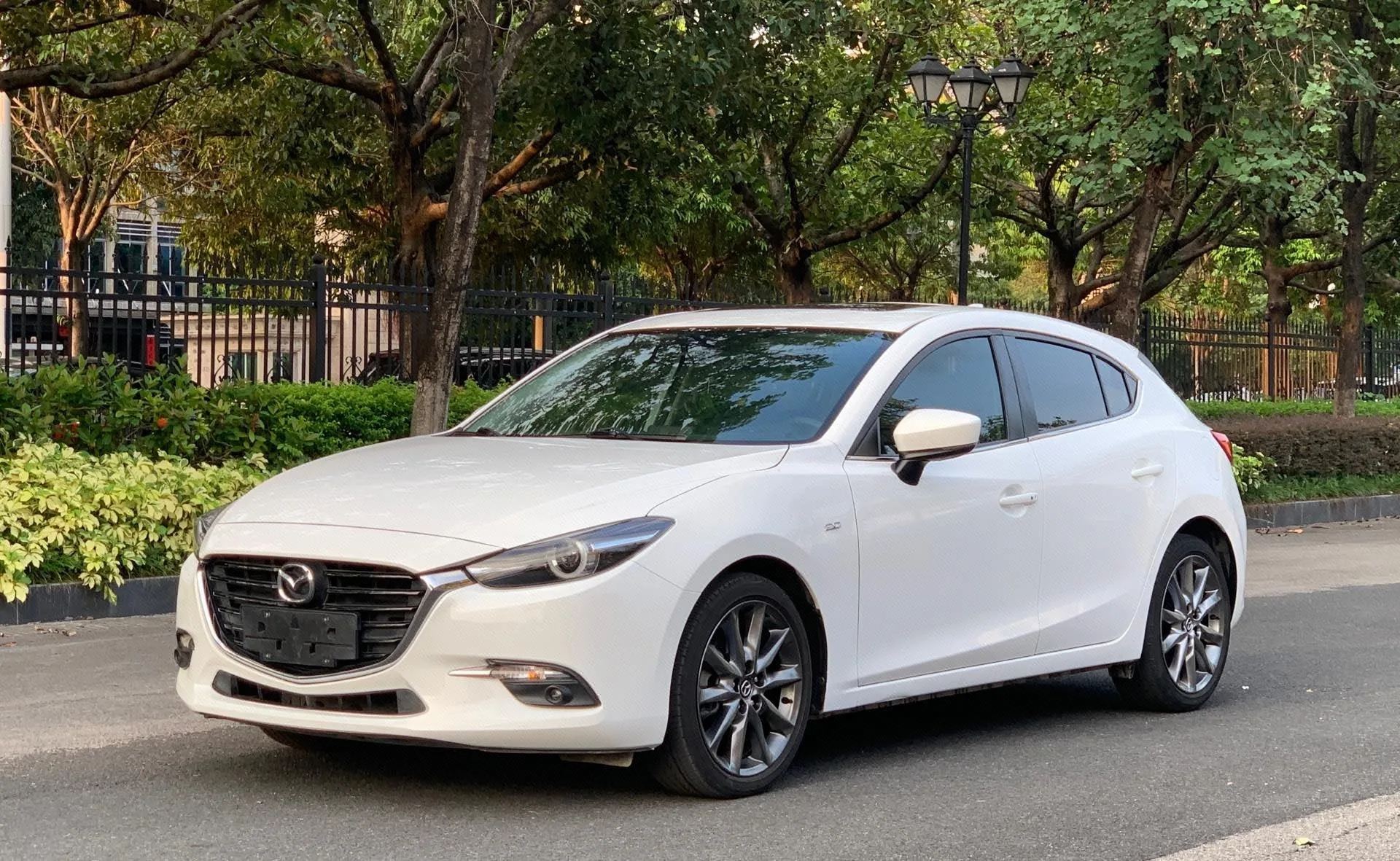 Mazda3 Axela 2019 Cloud Control Edition Hatchback 2.0L Automatic Sport (China V Emission Standard)