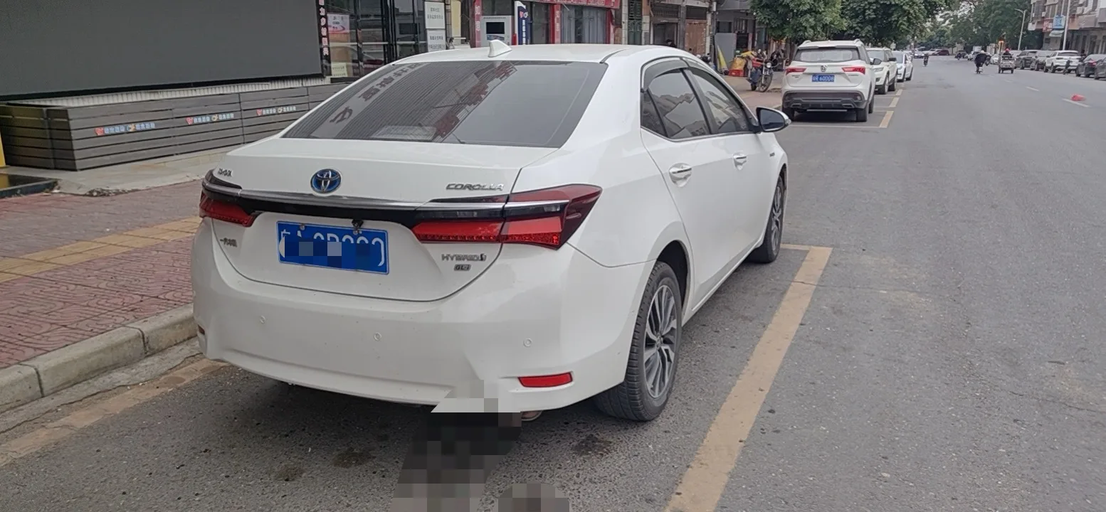 2017 Corolla Facelifted Hybrid 1.8L E-CVT Pioneer Edition