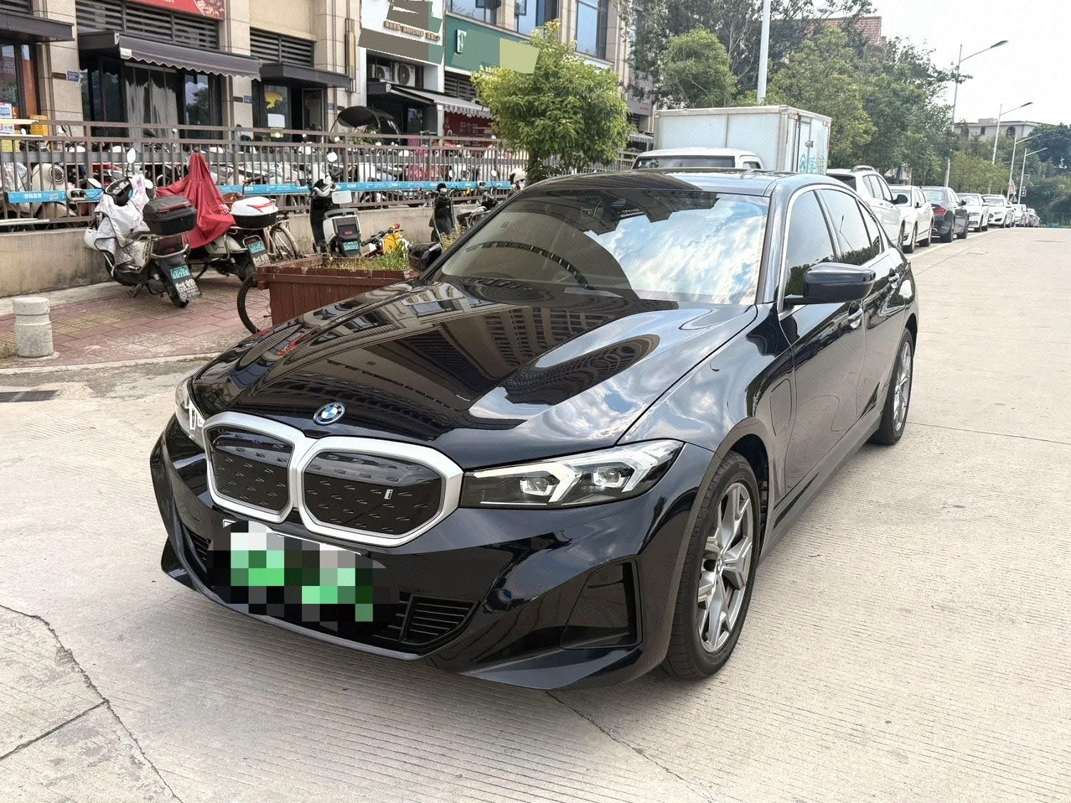 BMW 2024 i3 eDrive 35L Automatic