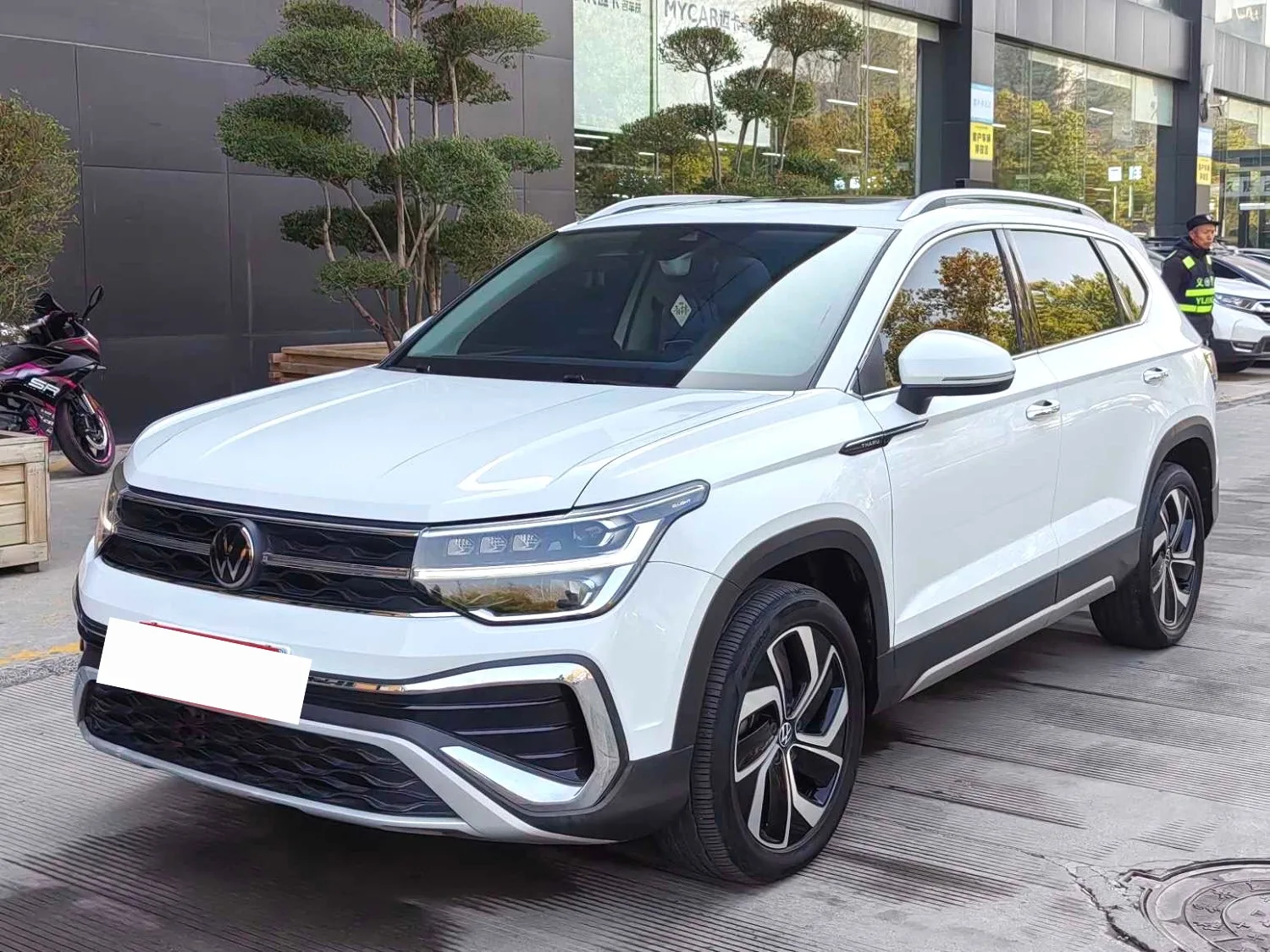 Volkswagen 2024 Tharu 1.5TSI 300TSI 2WD Full Moon Edition Automatic