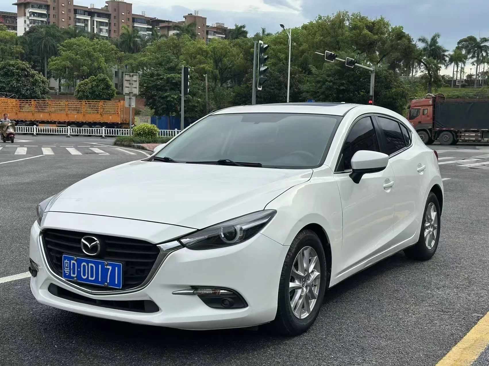Mazda3 Axela 2017 Hatchback 1.5L Automatic Luxury Model (China V Emission Standard)