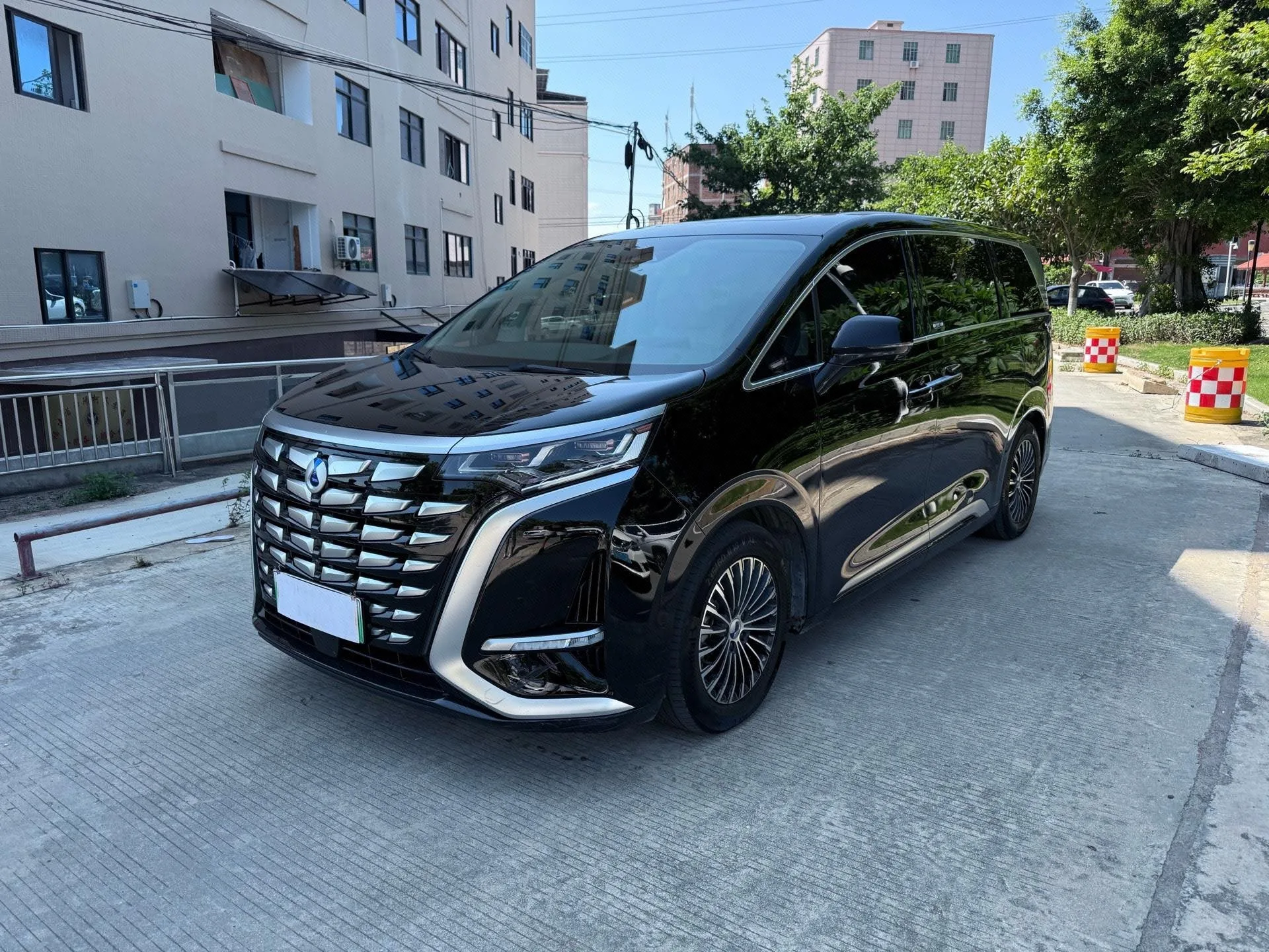 Denza D9 2024 DM-i 1050 Premium Edition