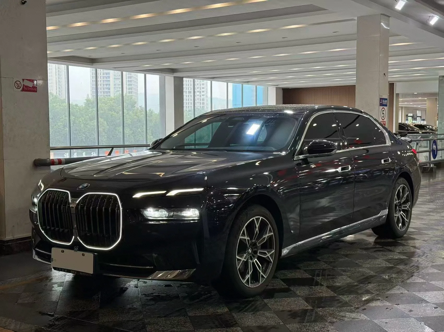 BMW 7 Series (Imported) 2023 735Li 48V 3.0T Luxury Package Automatic