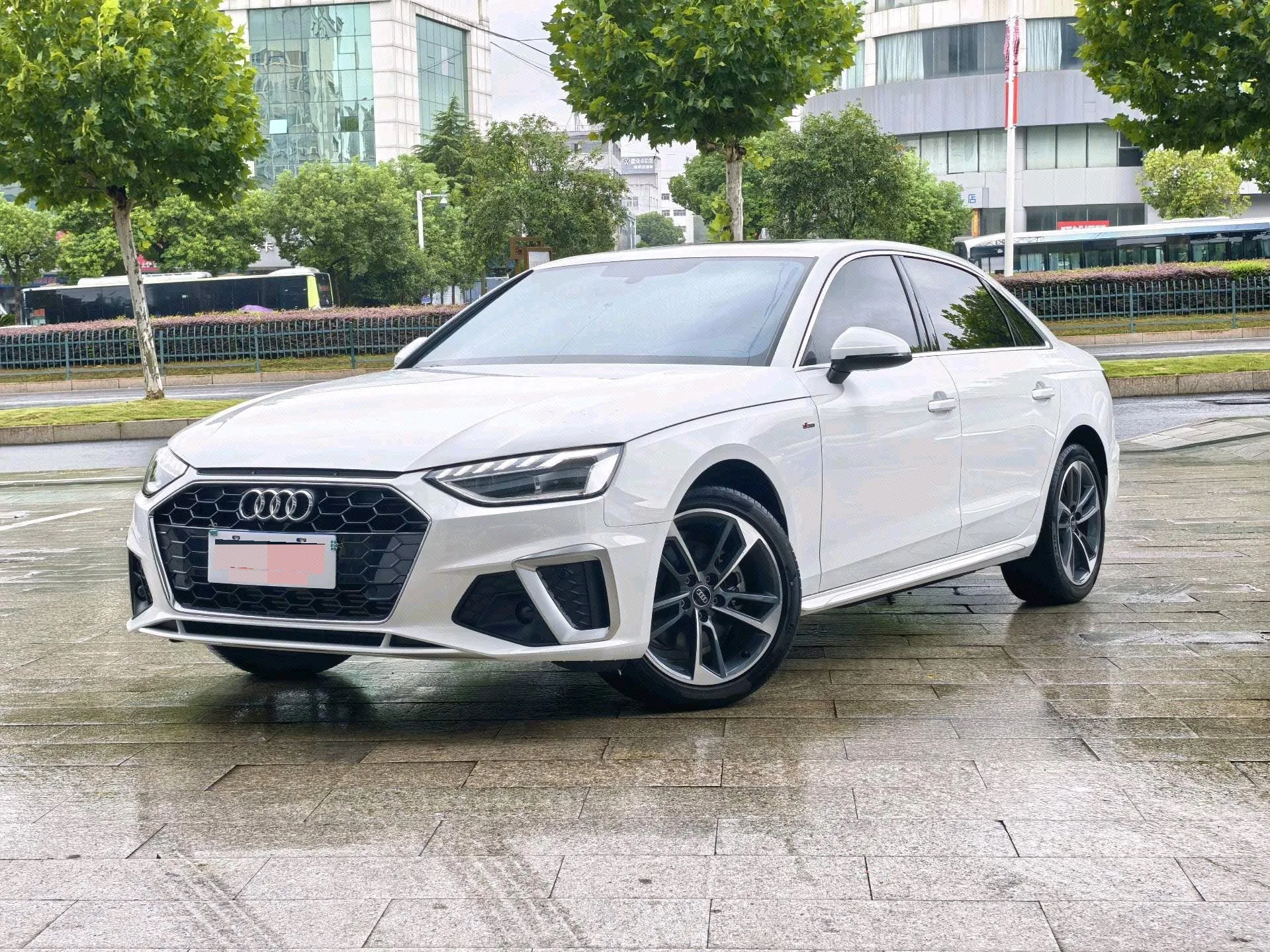 2025 Audi A4L 2.0 TFSI 40 TFSI 2 Million Units Celebration Edition, Sporty Style, Automatic Transmission