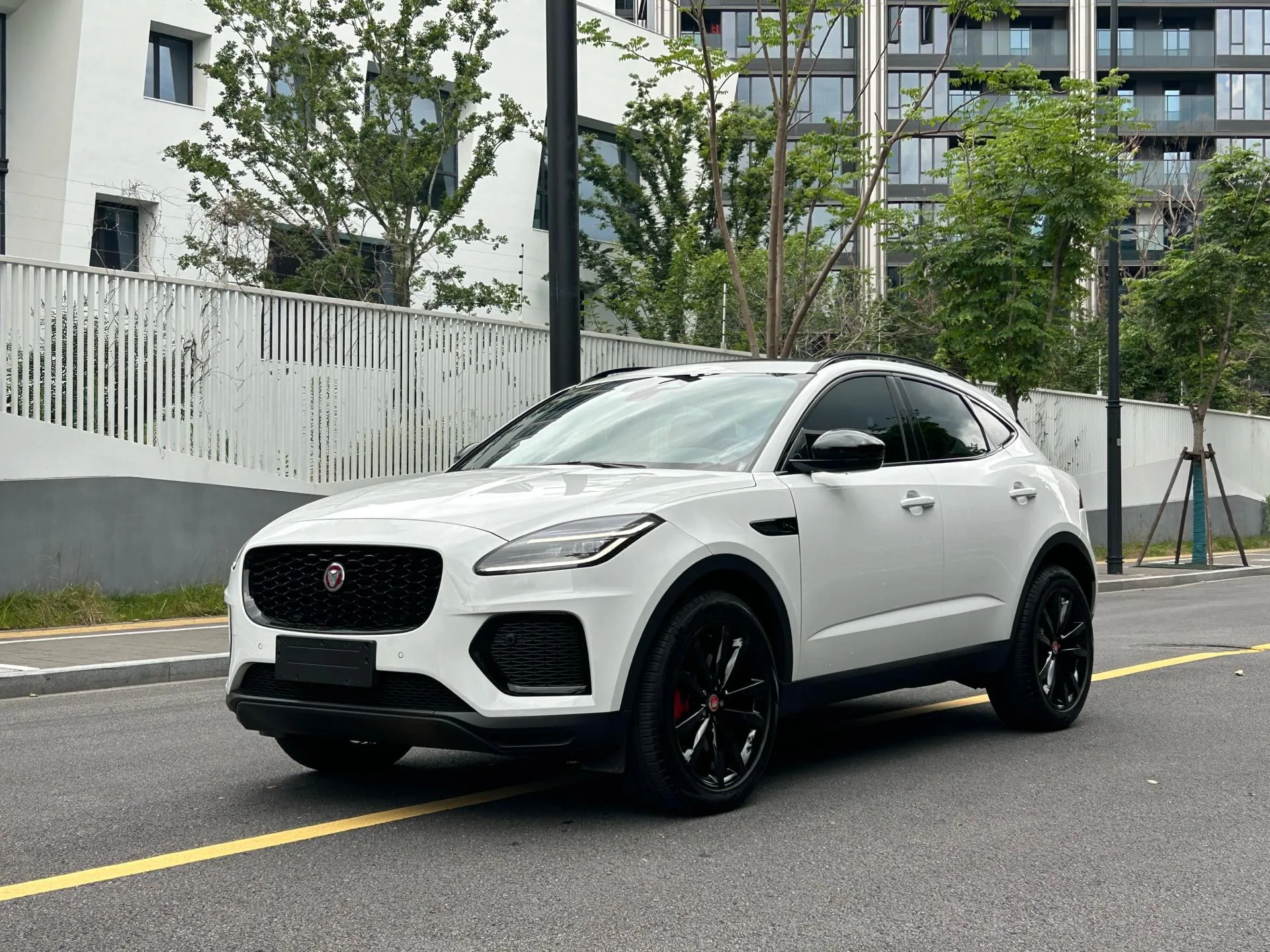 2024 Jaguar E-PACE R-DYNAMIC SE BLACK