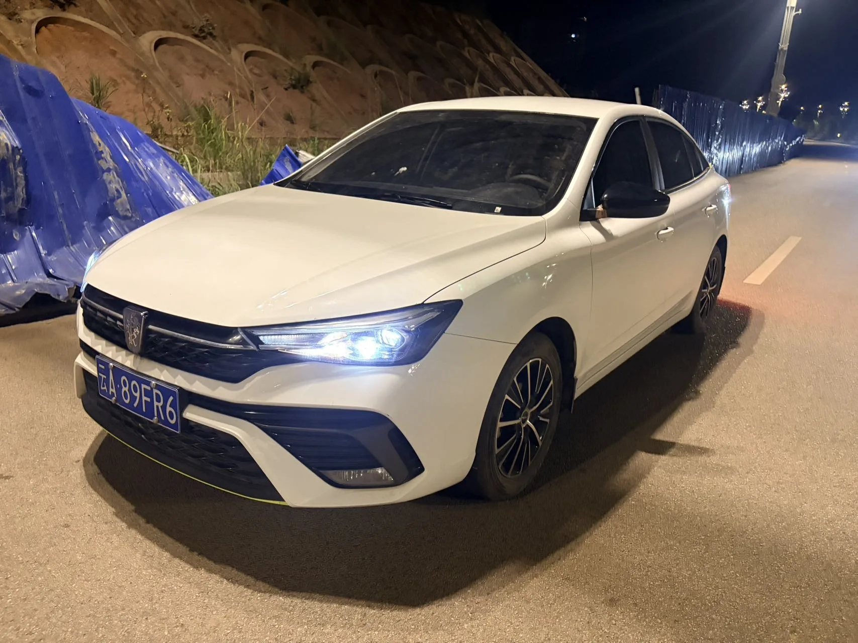 Roewe 2021 i5 1.5 Platinum Edition Manual Transmission