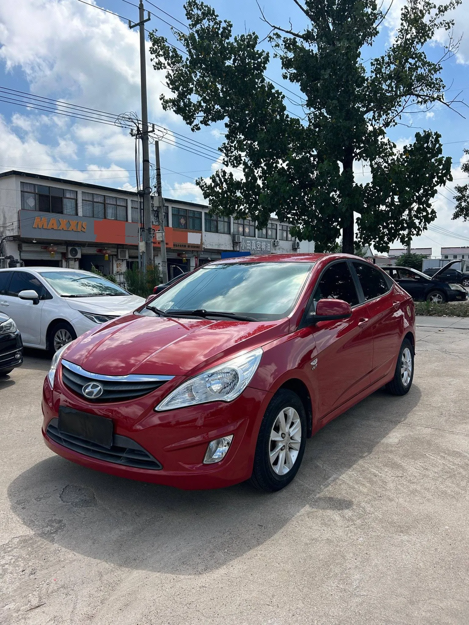 2013 Hyundai Reina Sedan 1.4L Automatic Standard GL