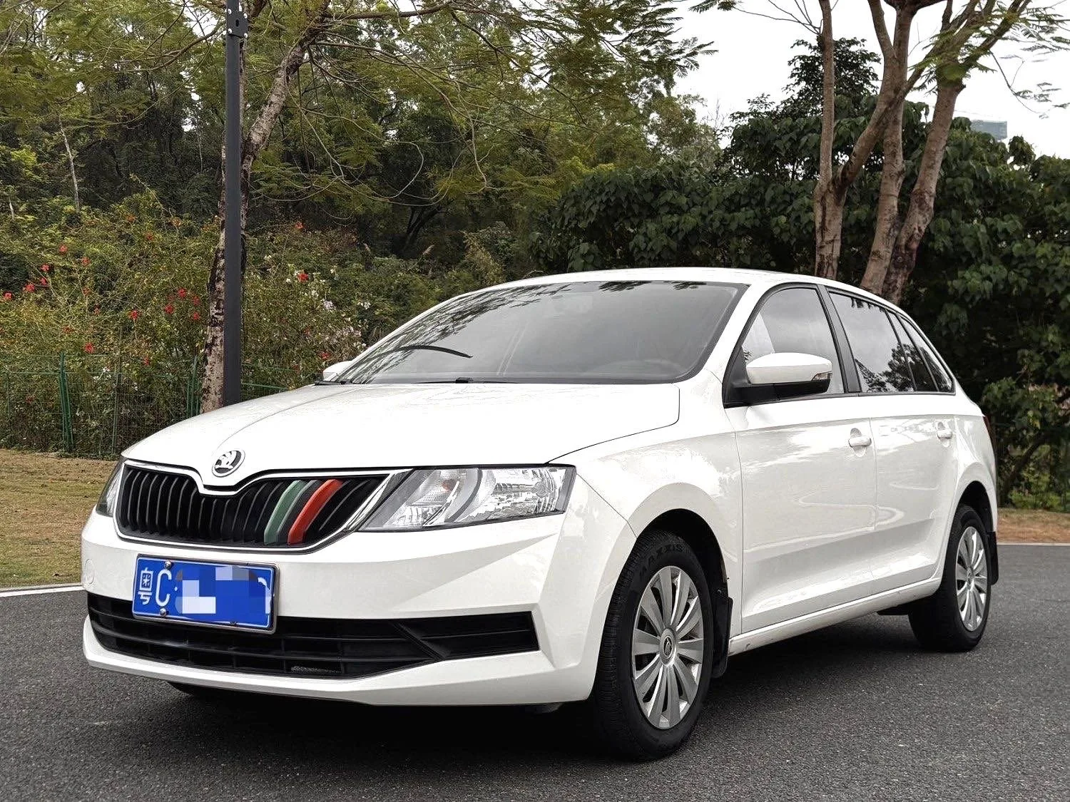 Xindong 2019 Model Year 1.5L Automatic Standard Edition