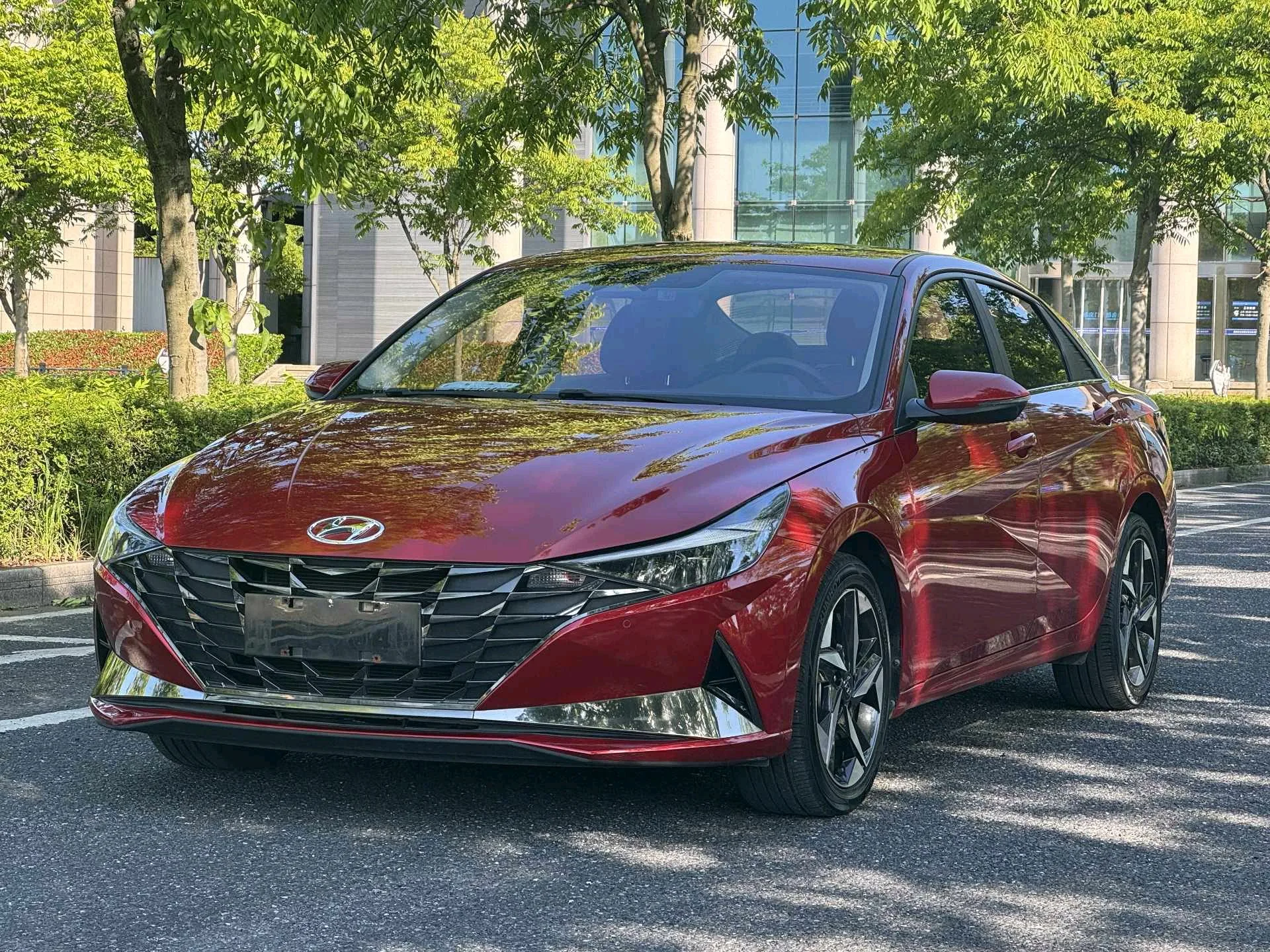 Hyundai Elantra 2021 1.5L CVT LUX Premium Edition