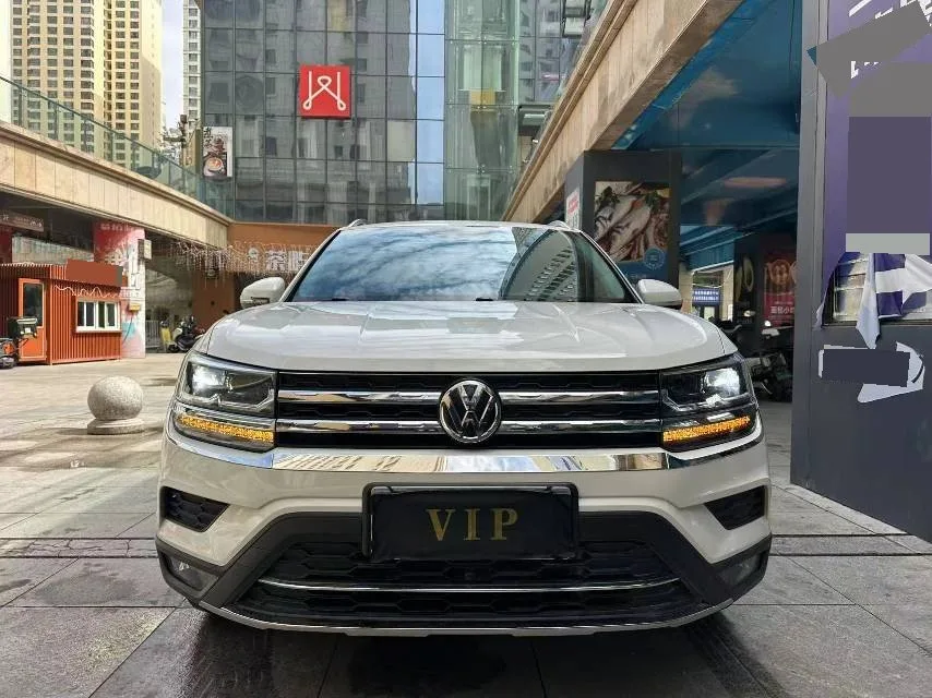 Tharu 2020 330TSI 4WD Luxury Edition (China VI Emission Standard)