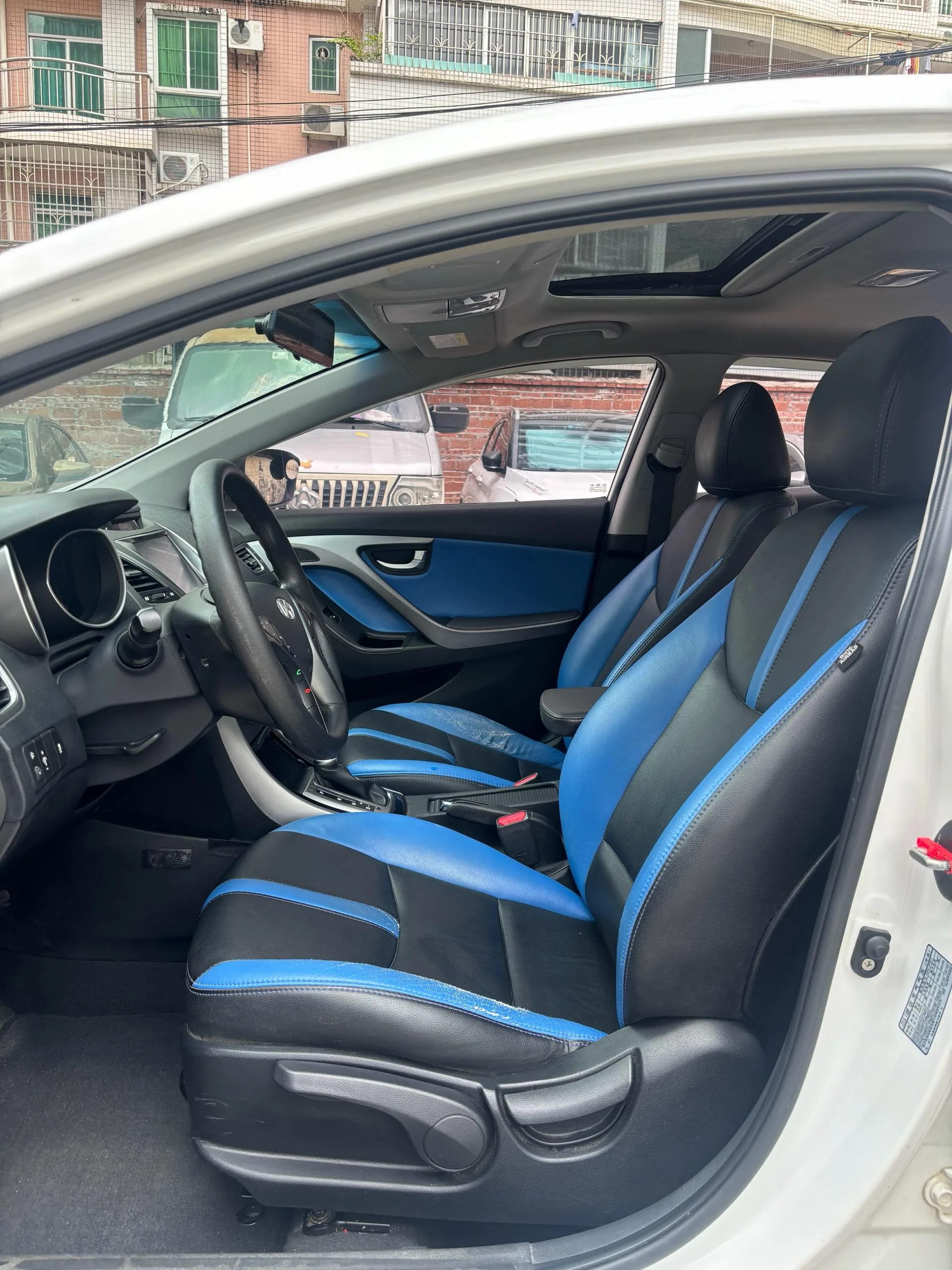 Hyundai Elantra 2016 1.6L Automatic Premium Edition