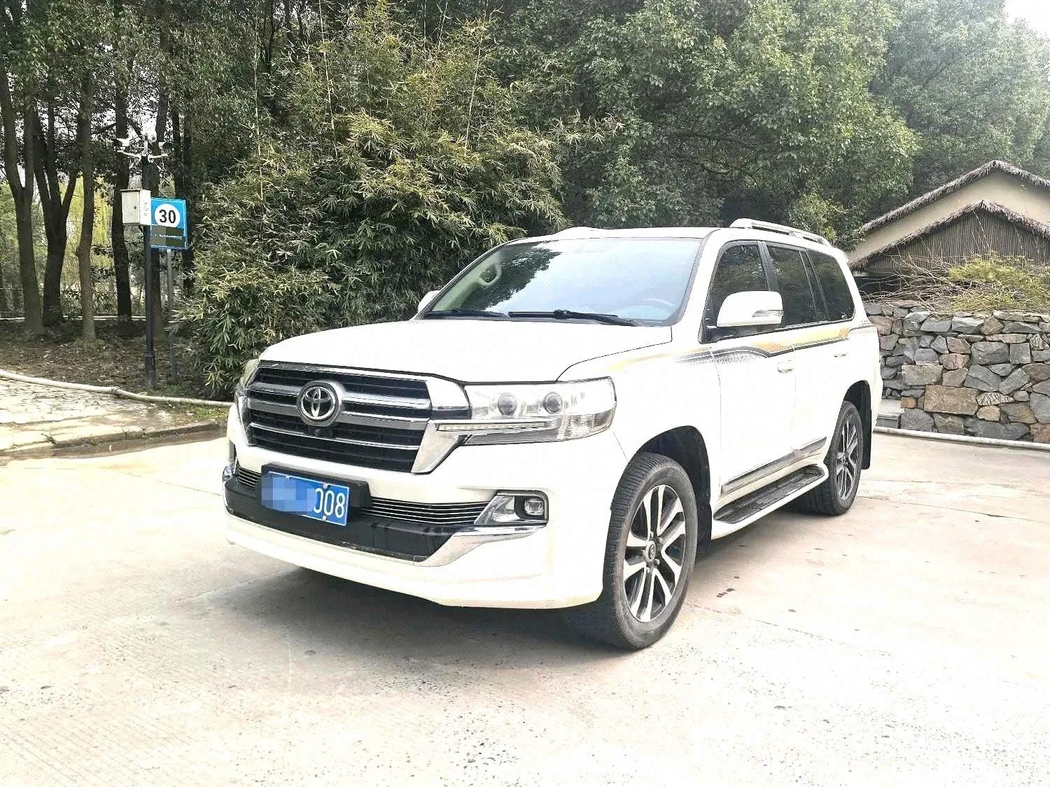 Toyota Land Cruiser (Imported) 2019 Model Year Land Cruiser 5.7 4WD EXR Middle East Version Automatic Transmission