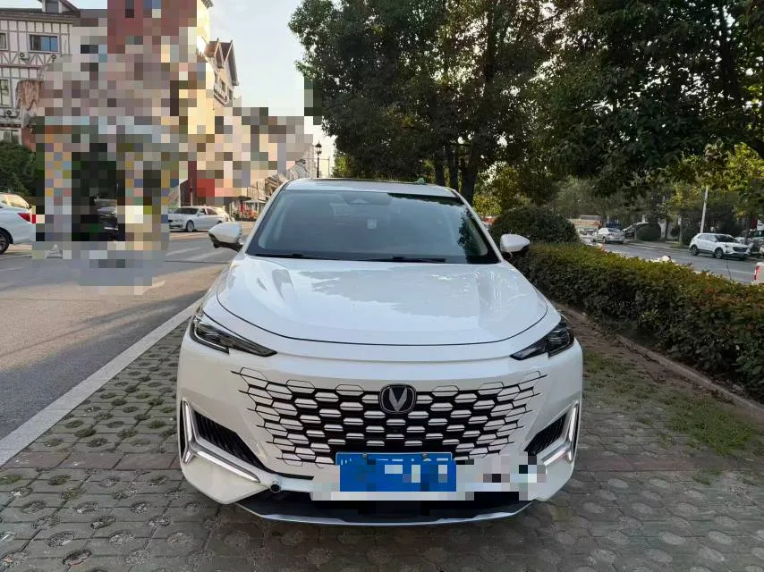 Changan 2023 UNI-K 2.0T Front-Wheel Drive "Yuexiang" Edition, Automatic Transmission