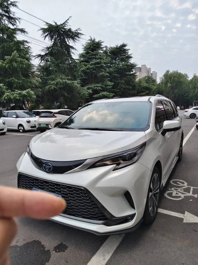 Toyota 2023 Grandeur Hybrid 2.5 CVT Premium Plus Automatic