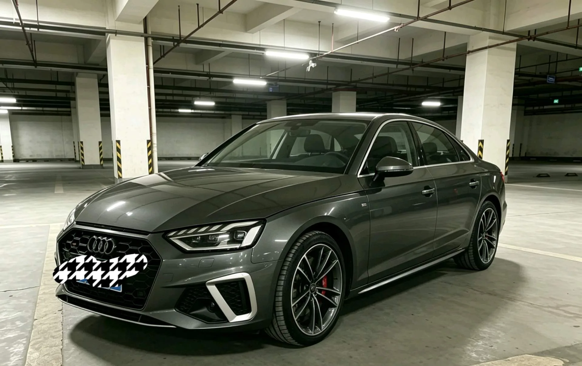 Audi A4L 2022 40 TFSI Fashion Dynamic Edition