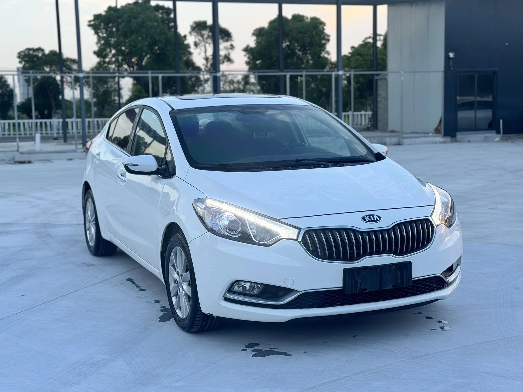 Kia K3 2015 1.6L Automatic GLS