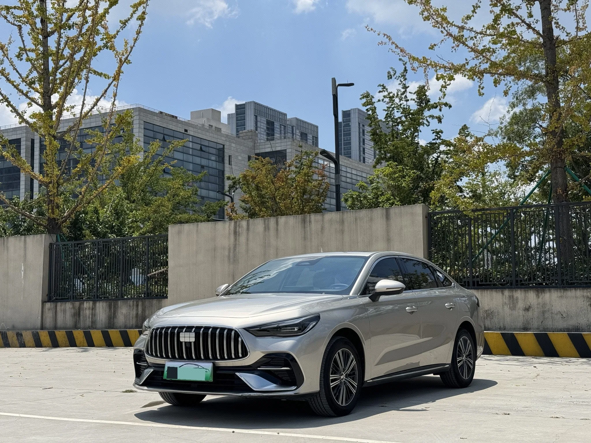 Geely Galaxy 2025 Starry 6 EM-i 1.5 125km Exploration+ Edition Automatic