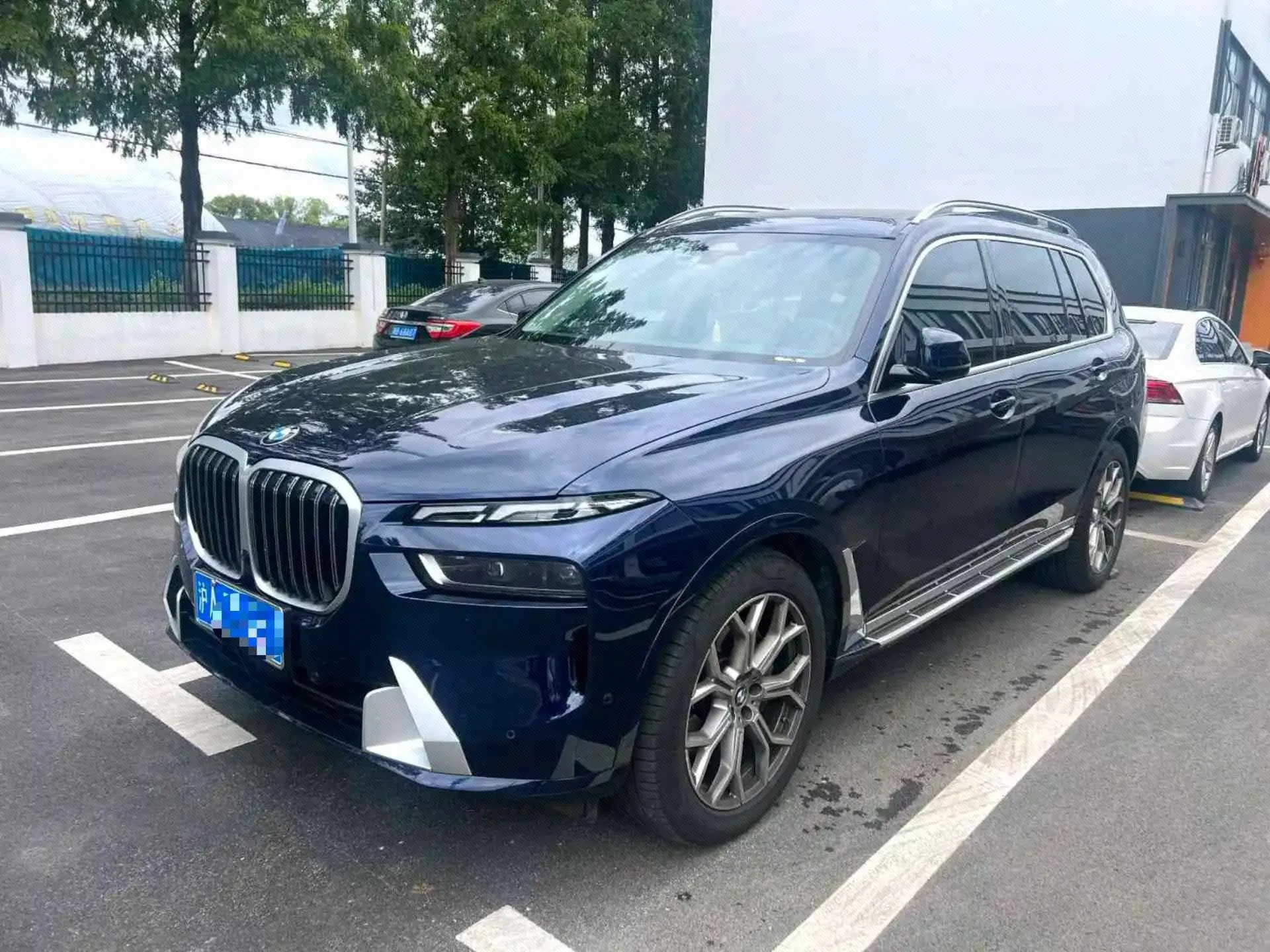BMW X7 (Imported) 2023 X7 xDrive40i 48V 3.0T Leading Luxury Package Automatic Transmission