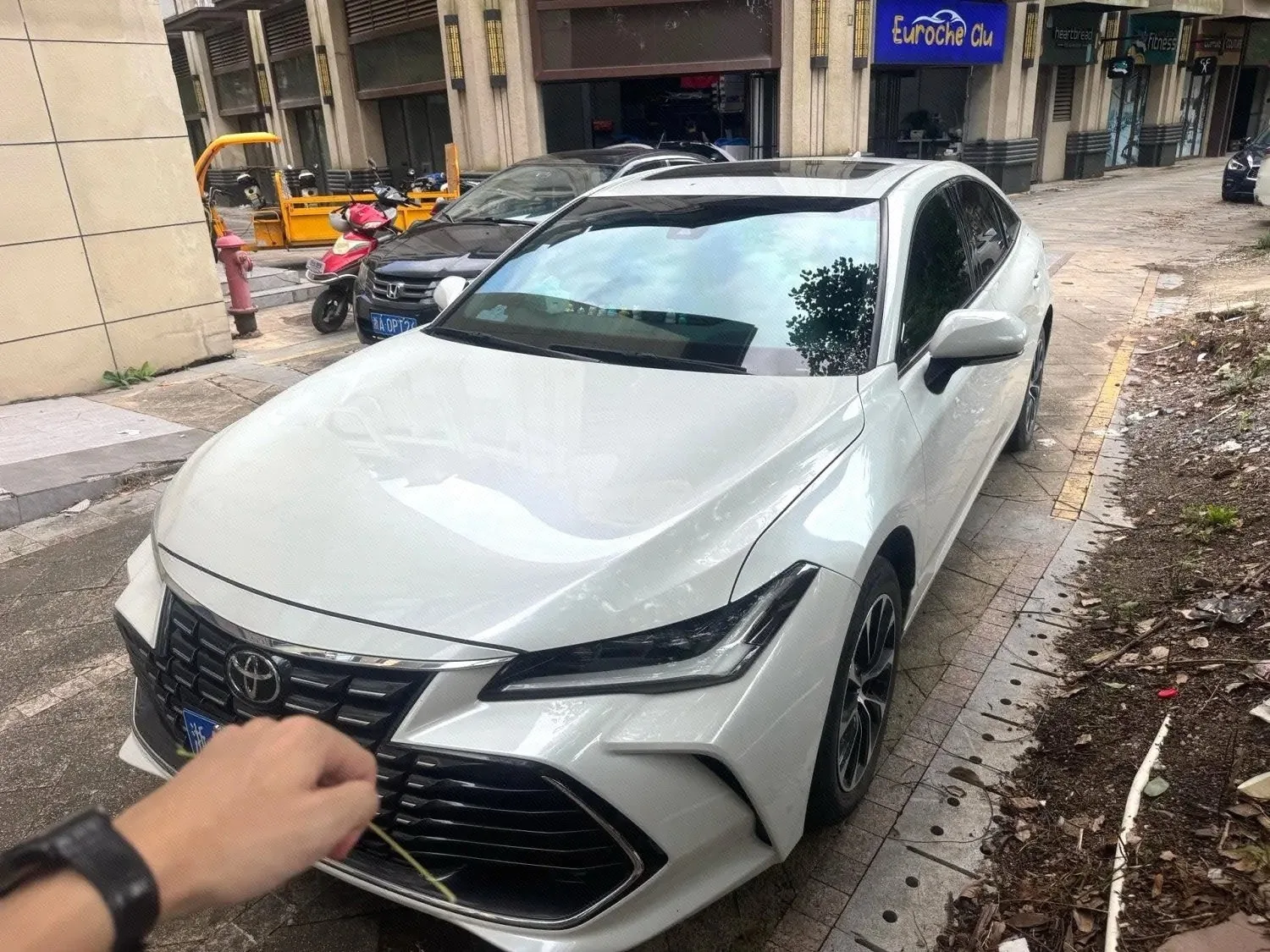 2023 Toyota Avalon 2.0L CVT Premium Edition (Automatic)