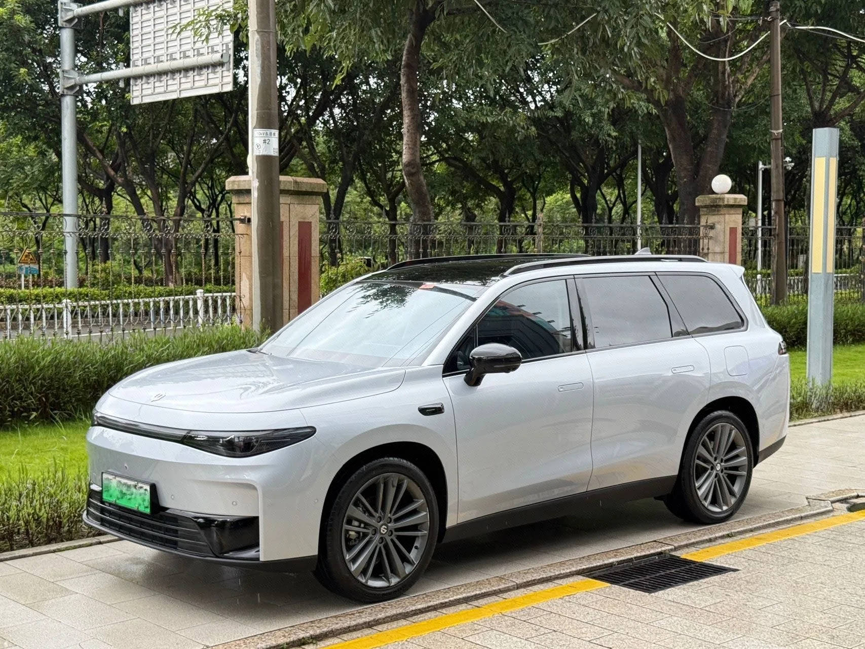 Leapmotor C16 2024 Model Year, All-Electric, 520 Premium Edition