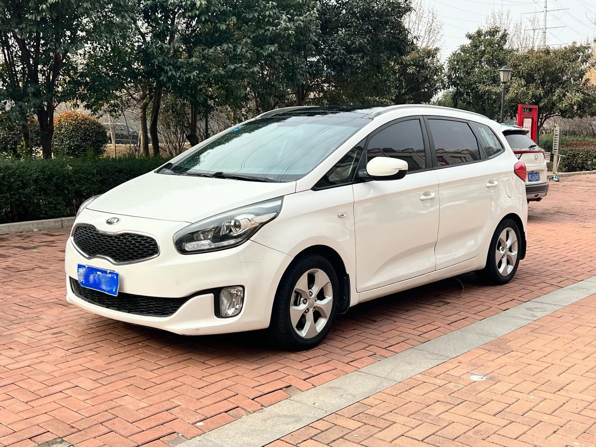 Carens 2013 2.0L 7-seater Automatic Standard Edition (National IV Emission Standard)