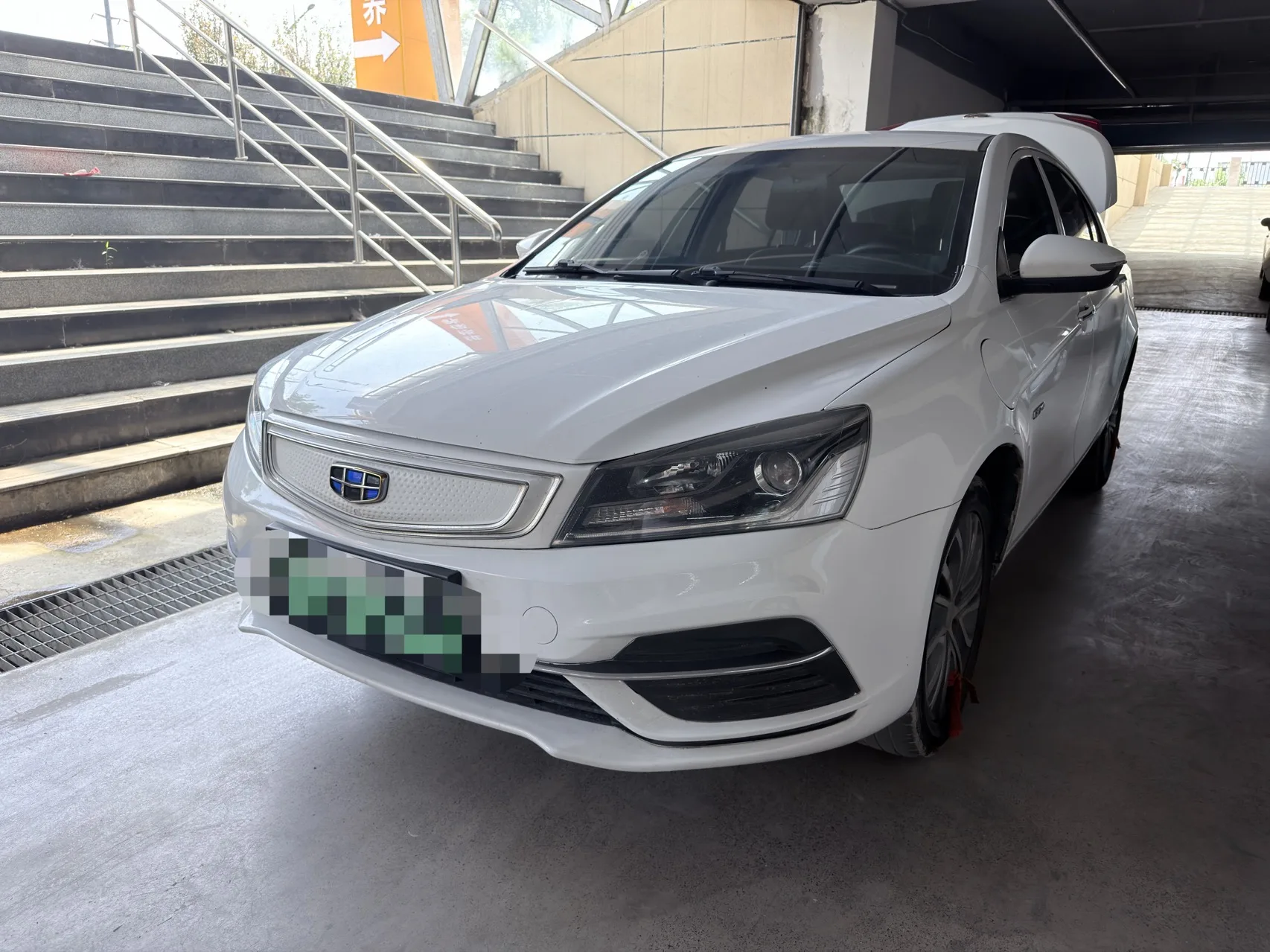 Geely Emgrand EV450 Progressive (2018 Model)
