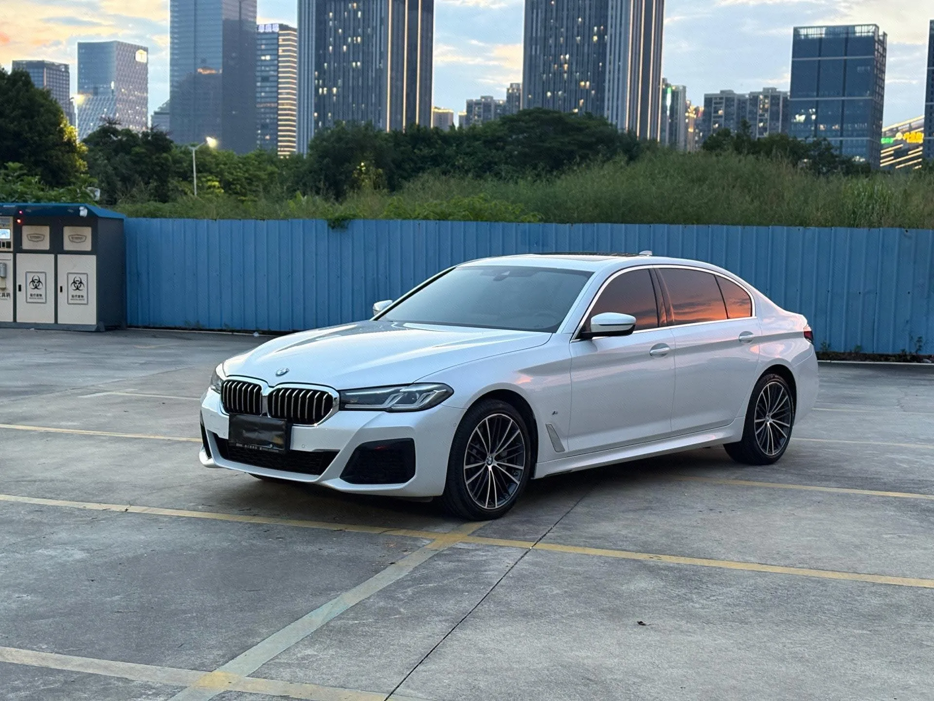 2021 BMW 5 Series 530Li Leading Edition M Sport Package