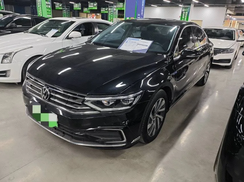 2022 Volkswagen Passat GTE Plug-in Hybrid GTE Luxury Model