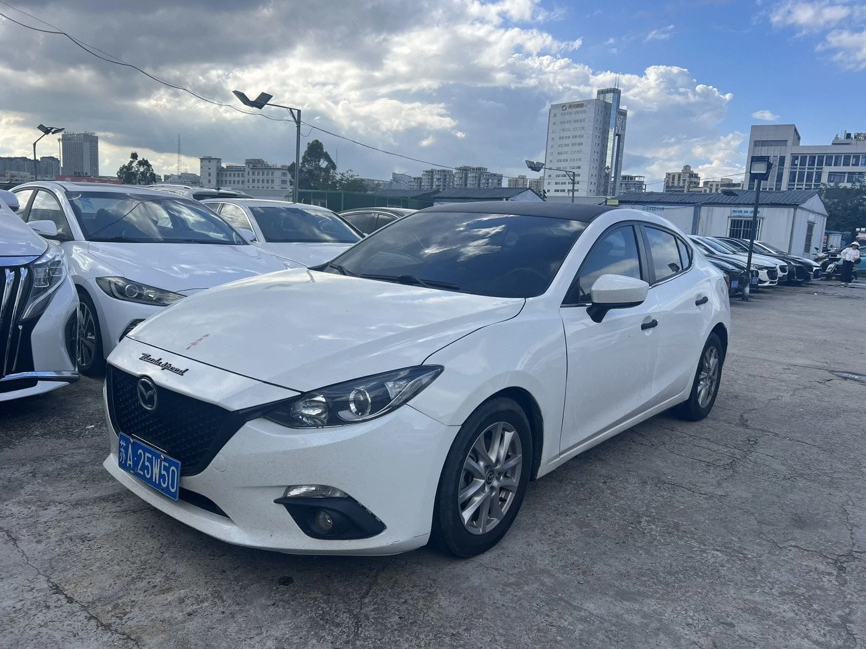 Mazda3 Axela 2016 Sedan 1.5L Automatic Comfort