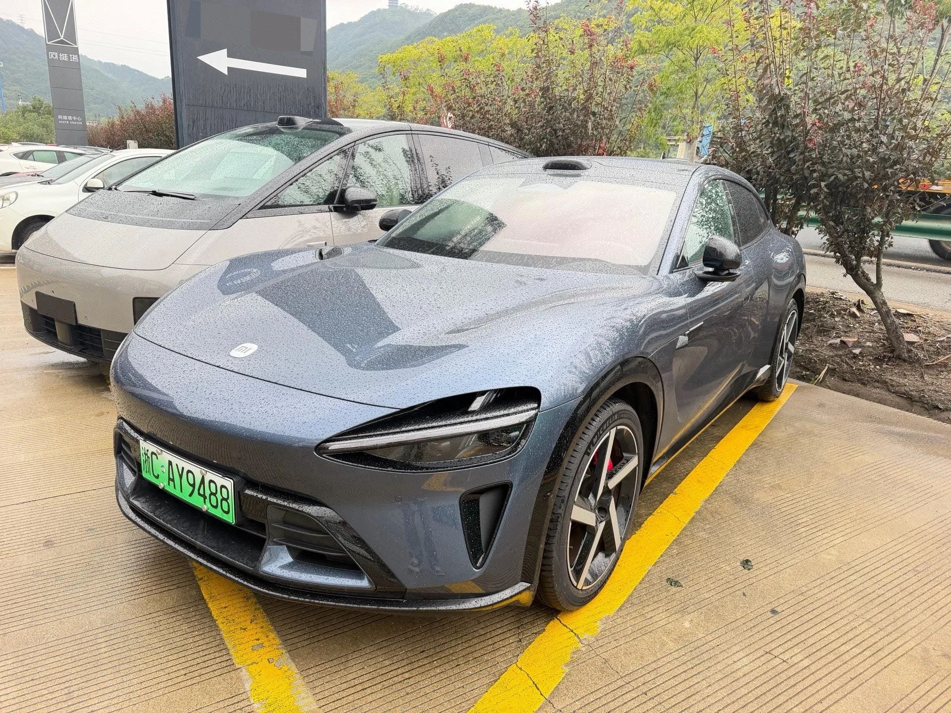 Xiaomi YU7 2025 Model: Long Battery Life, High Performance All-Wheel Drive Max Edition