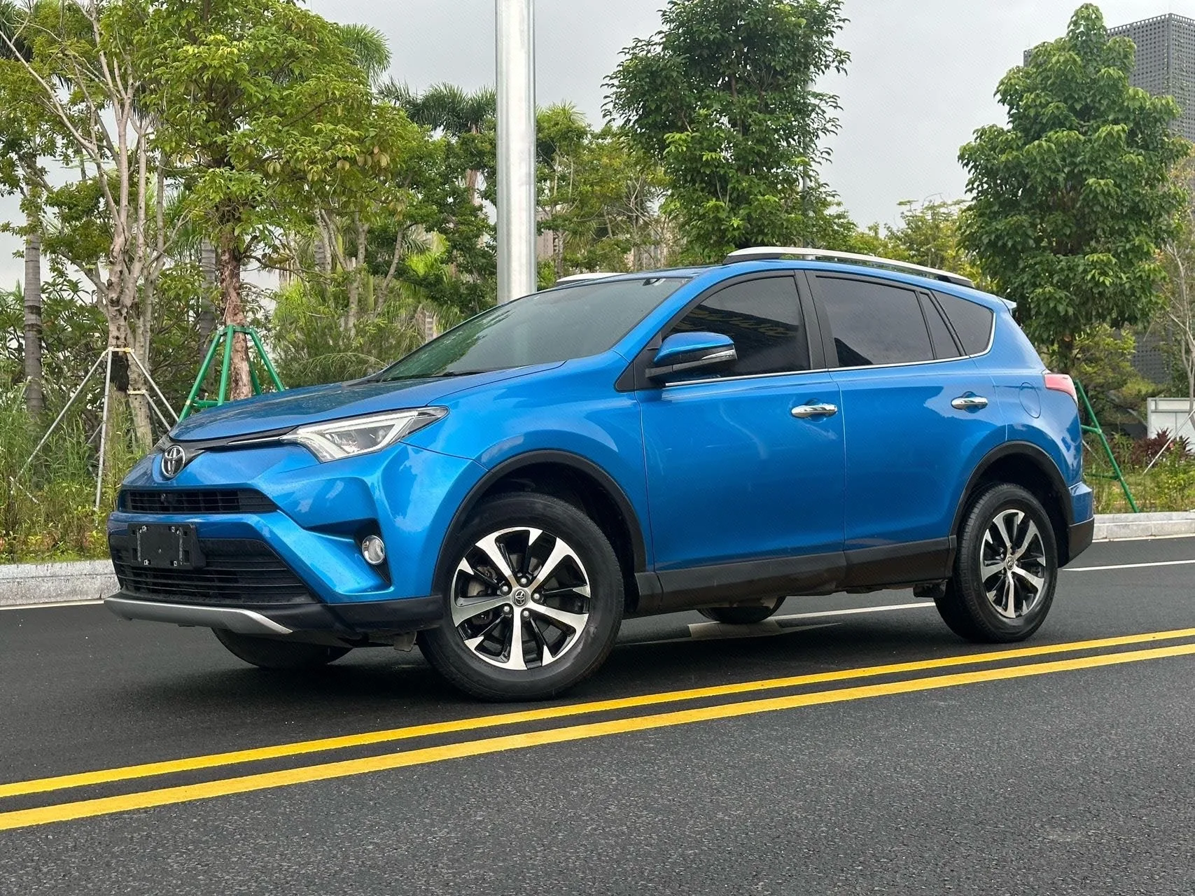 2016 RAV4 2.0L CVT AWD New Edge Edition, National V Emission Standard