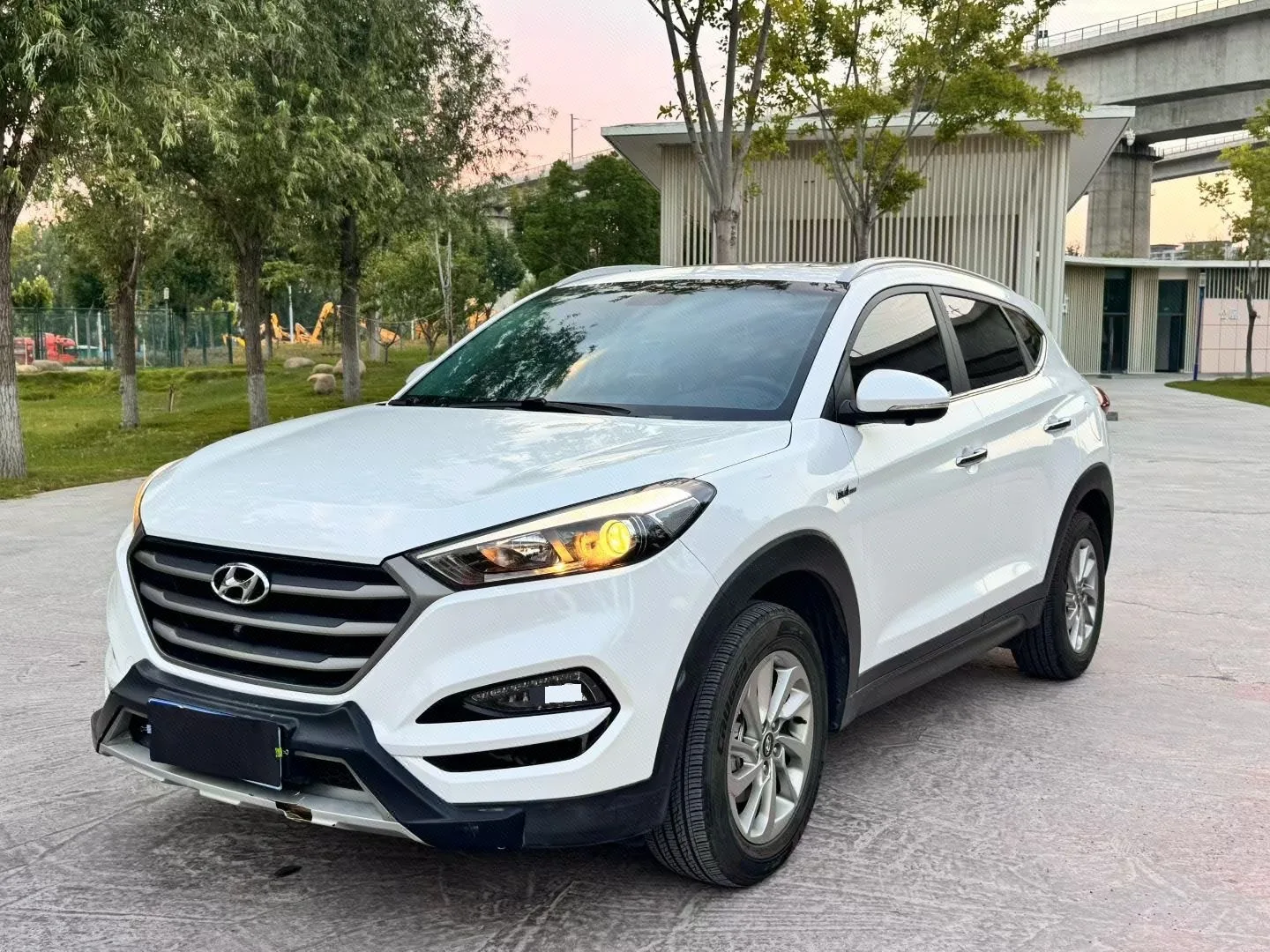 Tucson 2015 1.6T Dual-Clutch Two-Wheel Drive Intelligent Model