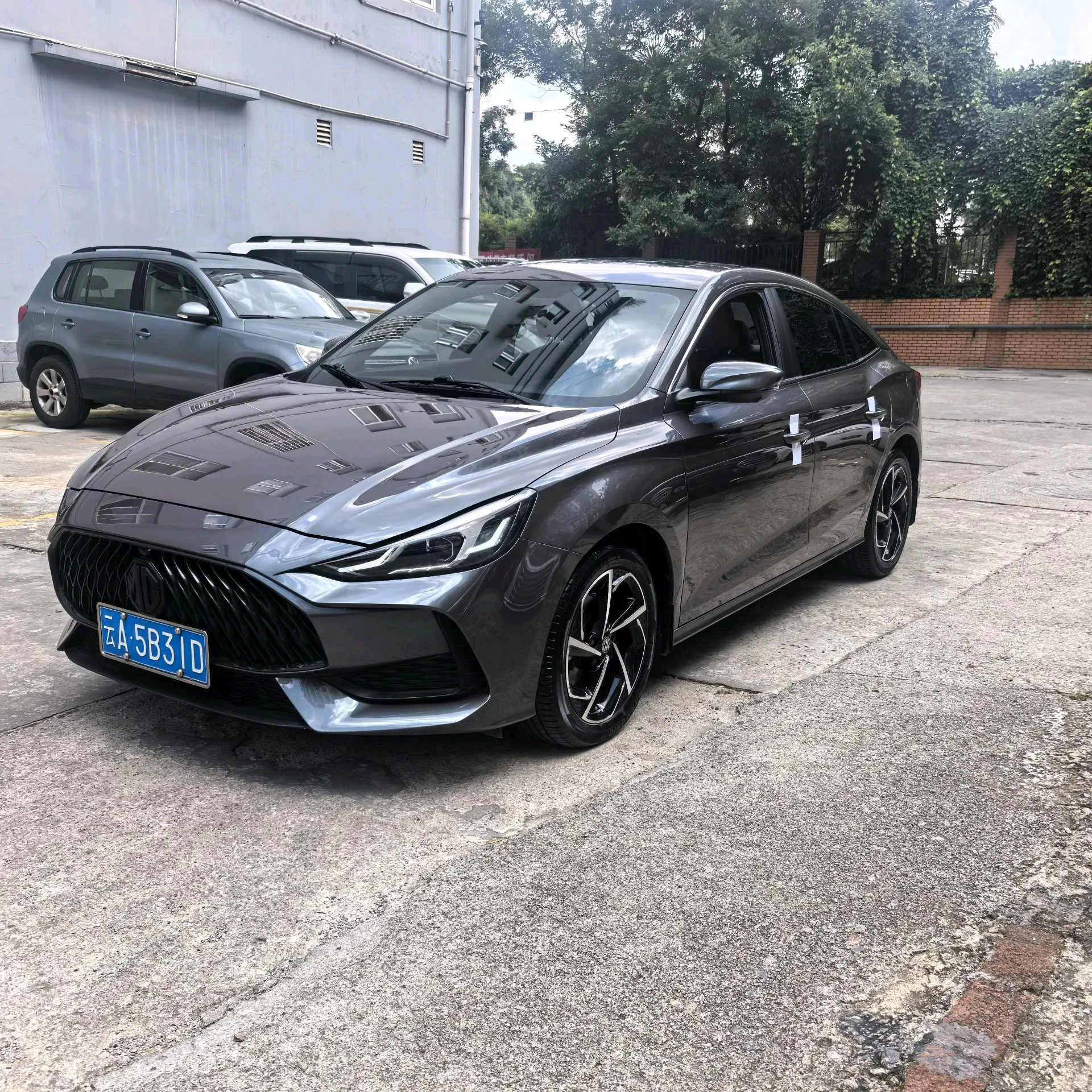 MG5 2021 Model Year Facelift 300TGI DCT "Blue Luxury" Flagship Edition