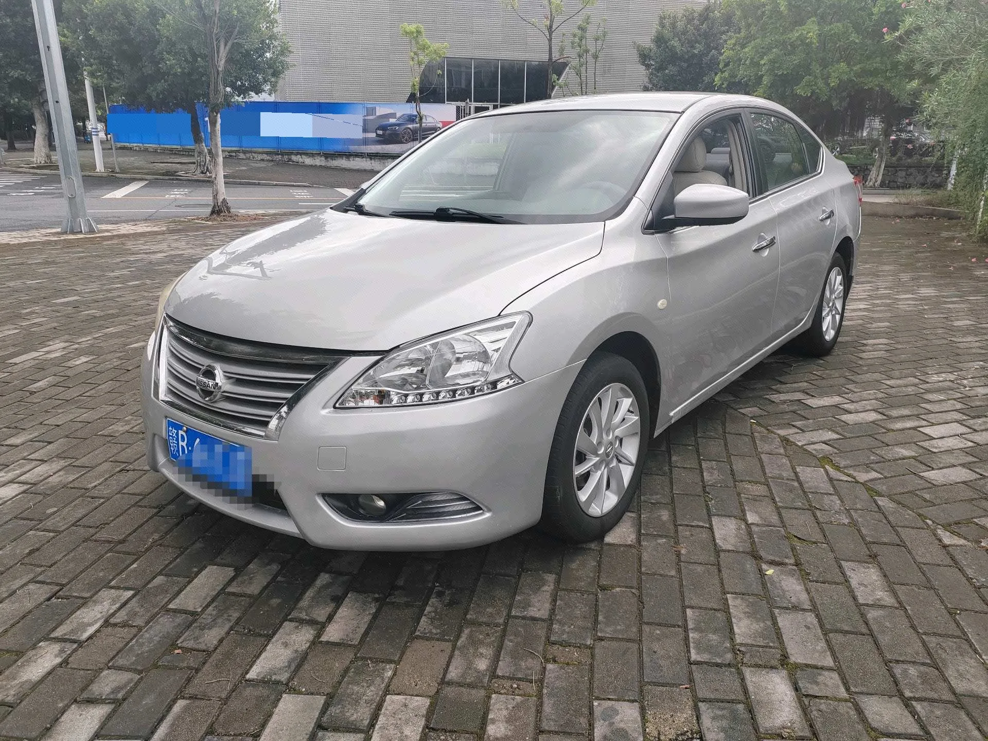 Nissan Sylphy 2012 1.6XL CVT Luxury Edition