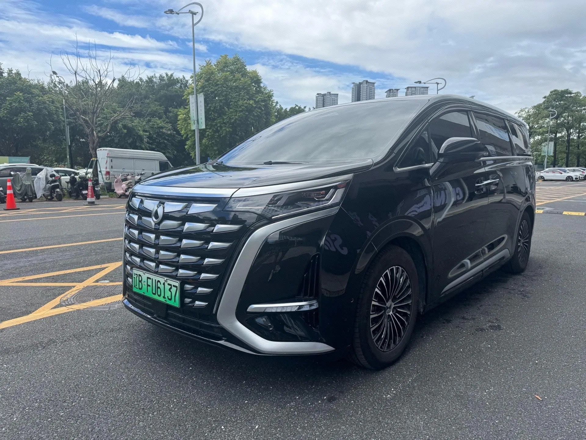 Denza D9 2022 DM-i 970 AWD Flagship Edition
