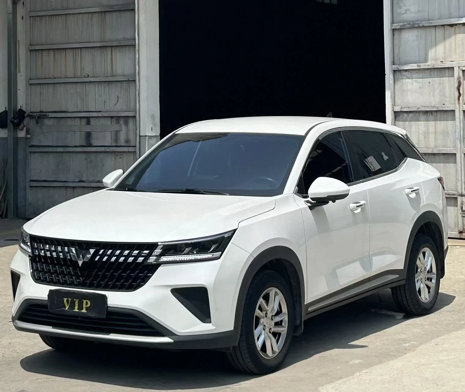 Wuling Starway 2022 Model Year 1.5L CVT Fun Edition