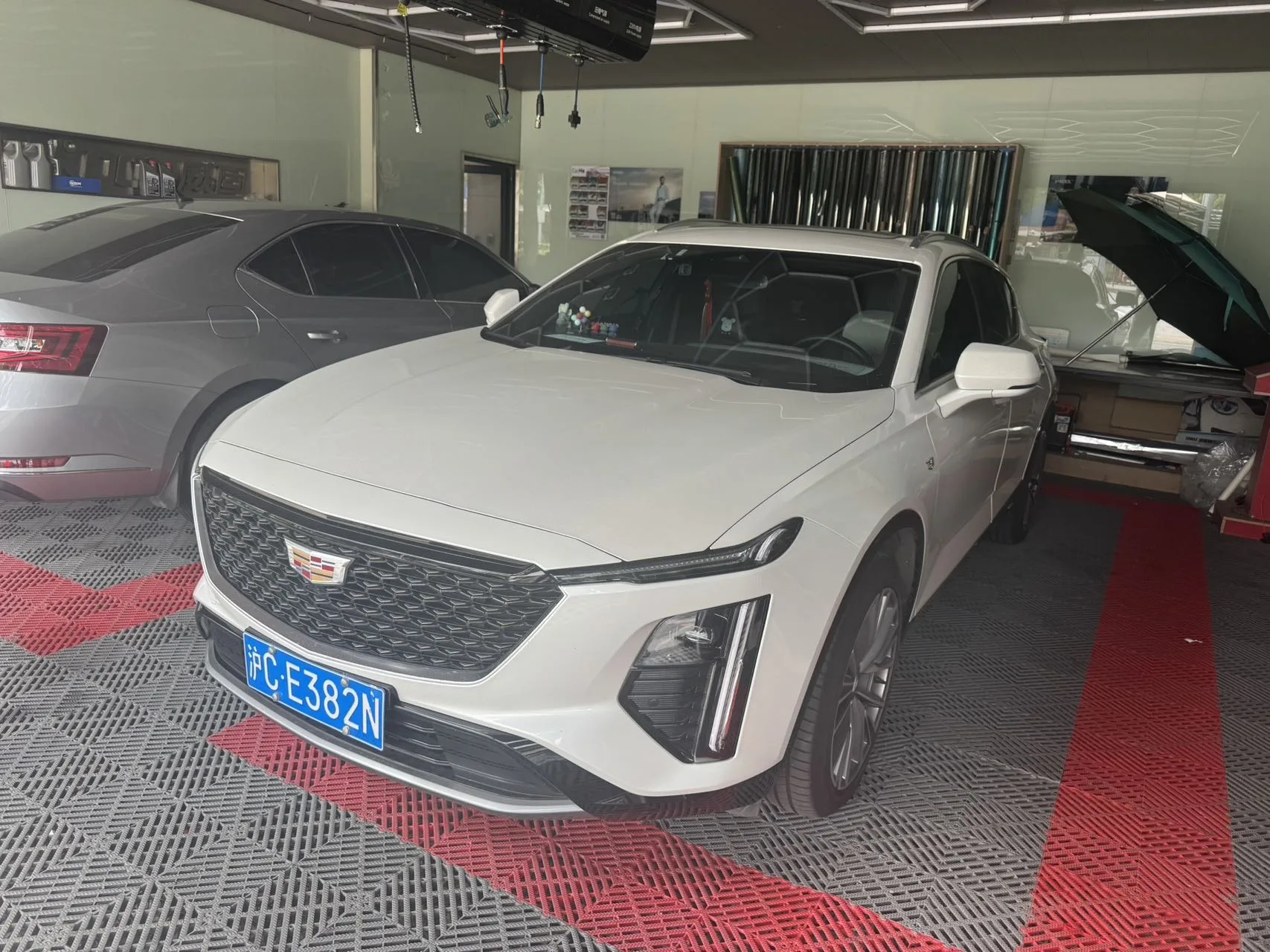2023 Cadillac GT4 25T Luxury