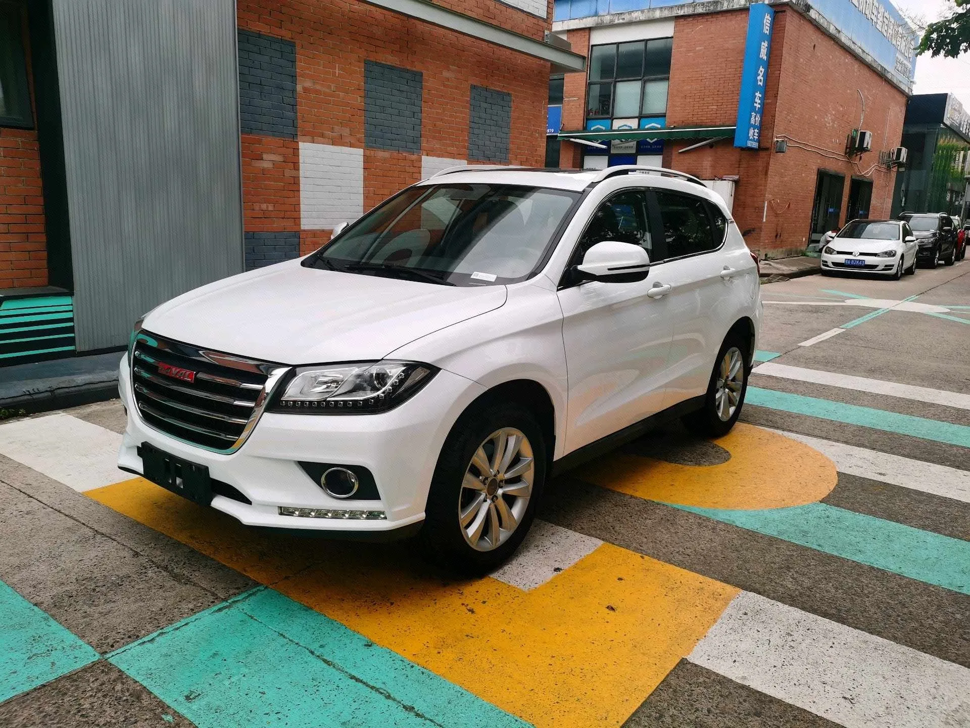 Haval H2 2016 Red Label 1.5T Automatic Two-Wheel Drive Luxury Edition