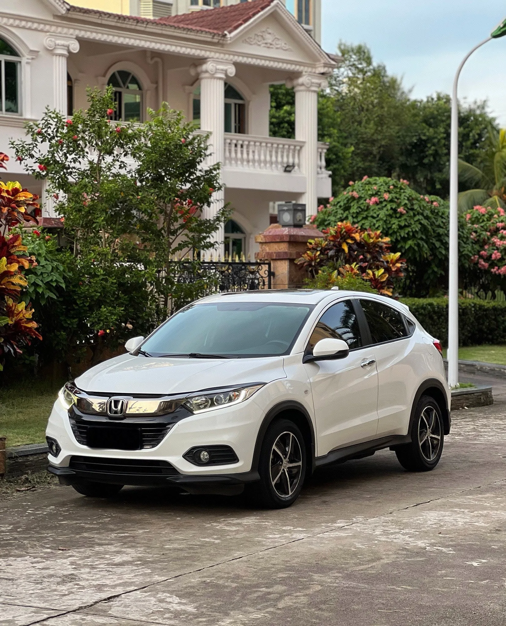 Vezel 2020 1.5L CVT Pioneer Edition